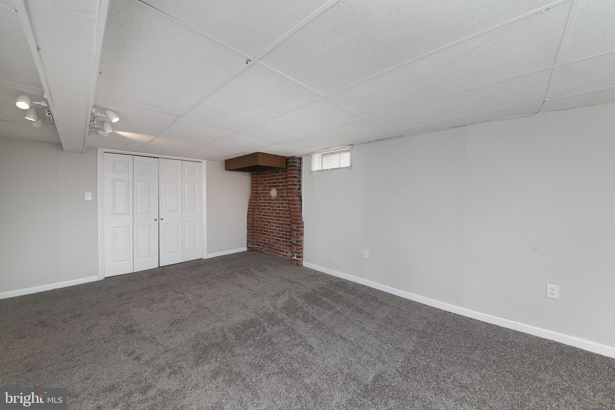 SANDY RIDGE TWINS - Residential Lease