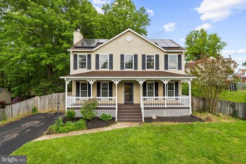 Photo of 13351 Pelican Road, WOODBRIDGE, VA 22193 (MLS # VAPW2117676)