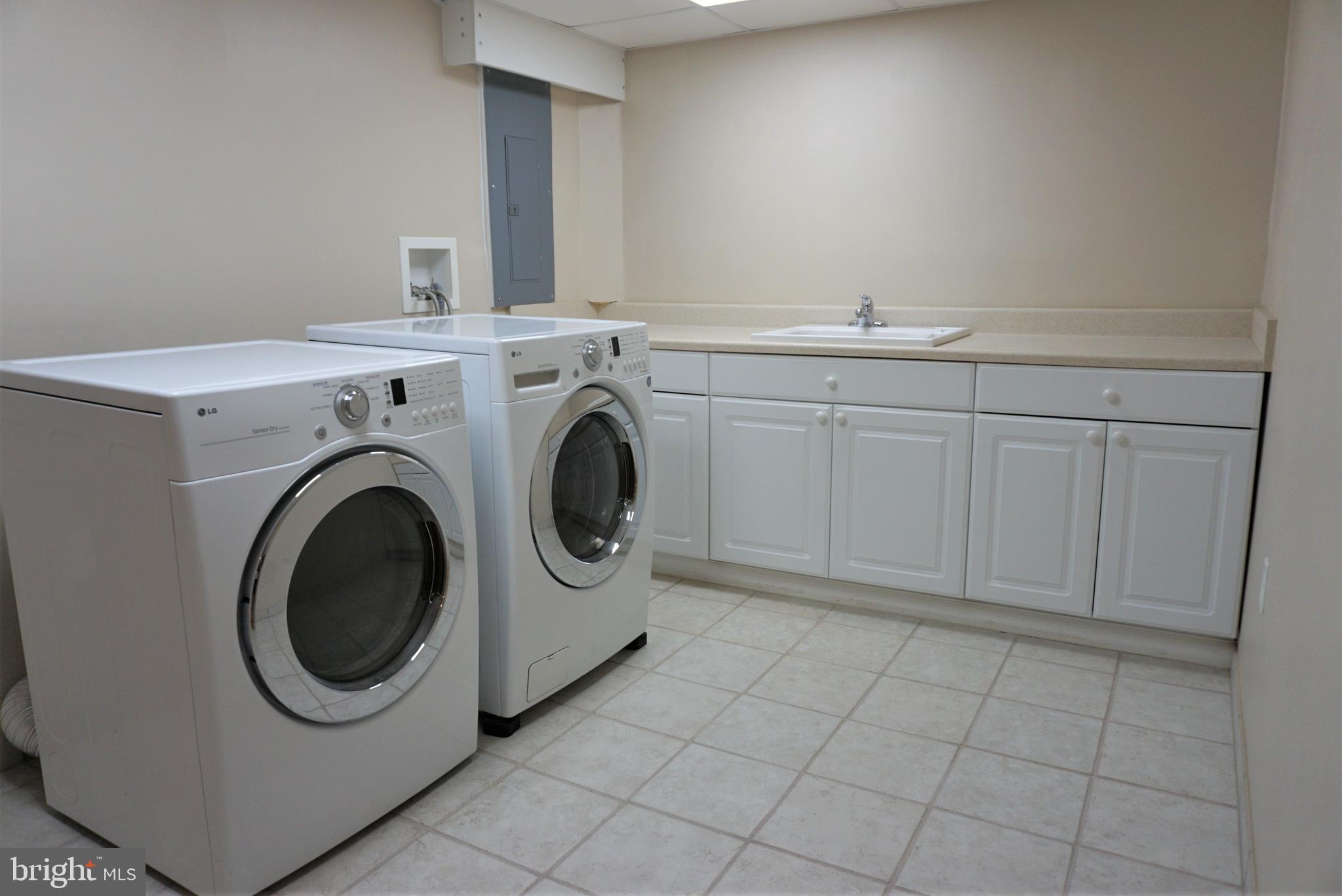 BERWYN DOWNS - Residential