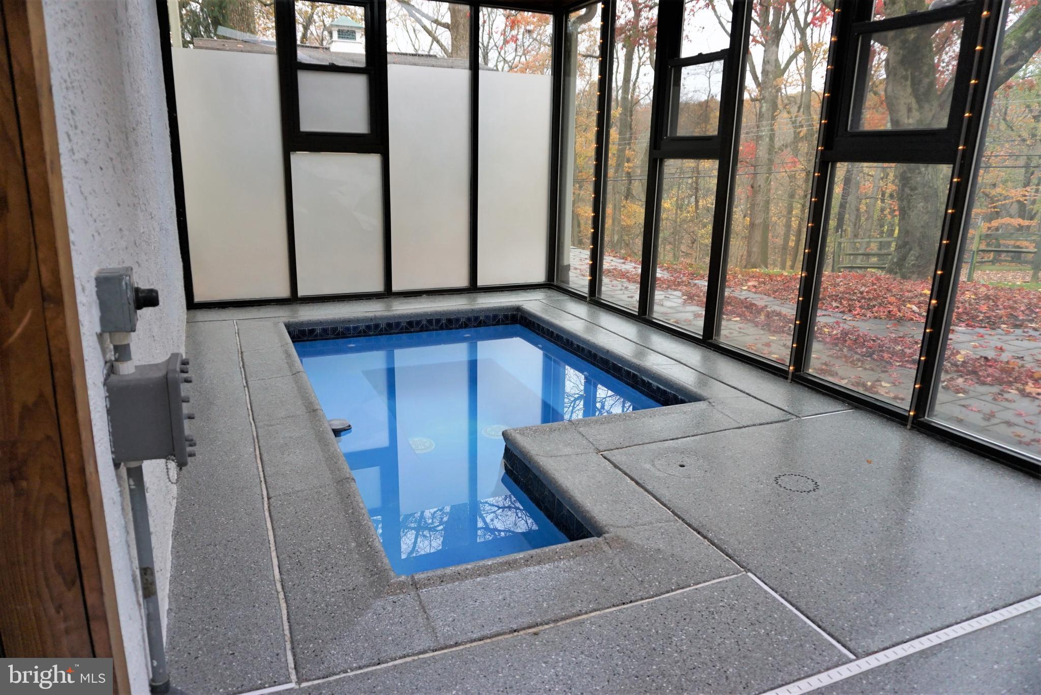 BERWYN DOWNS - Residential