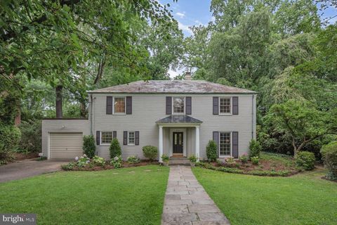 Photo of 9701 W Bexhill Drive, KENSINGTON, MD 20895 (MLS # MDMC2188140)