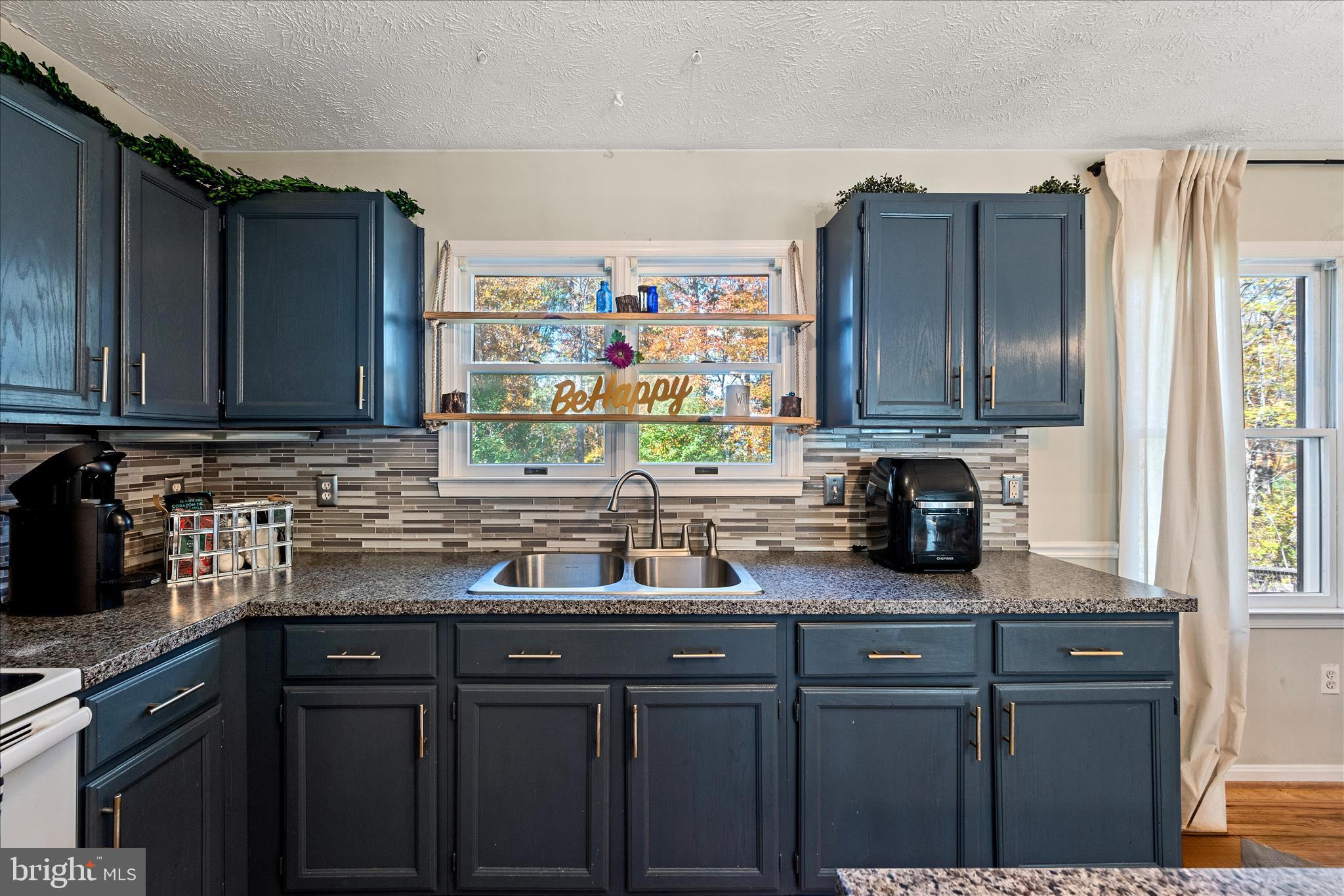 BLUE MOUNTAIN - Residential