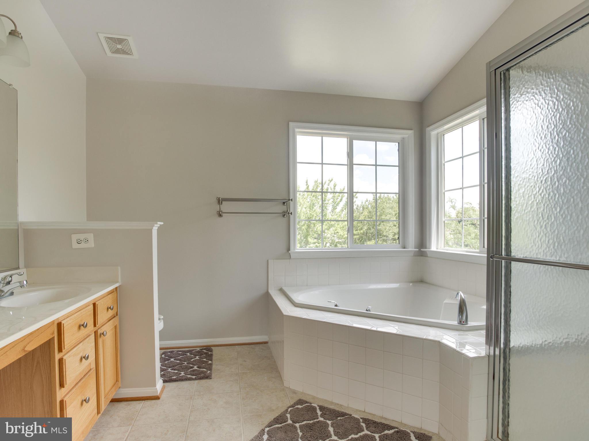 YOUNG ESTATE - Residential