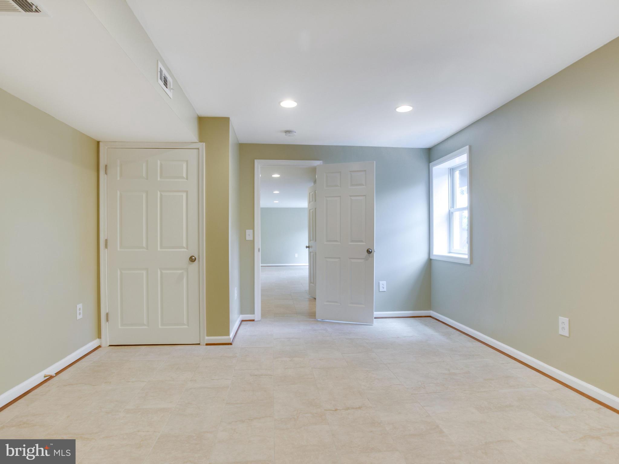 YOUNG ESTATE - Residential