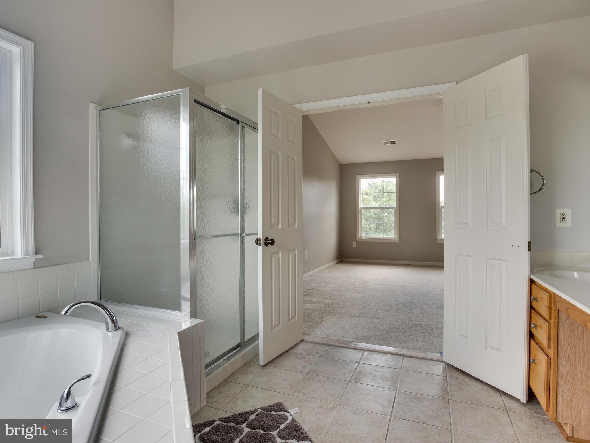 YOUNG ESTATE - Residential