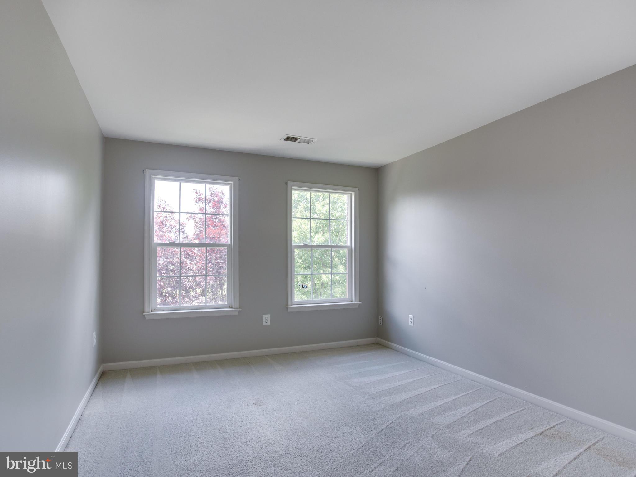 YOUNG ESTATE - Residential