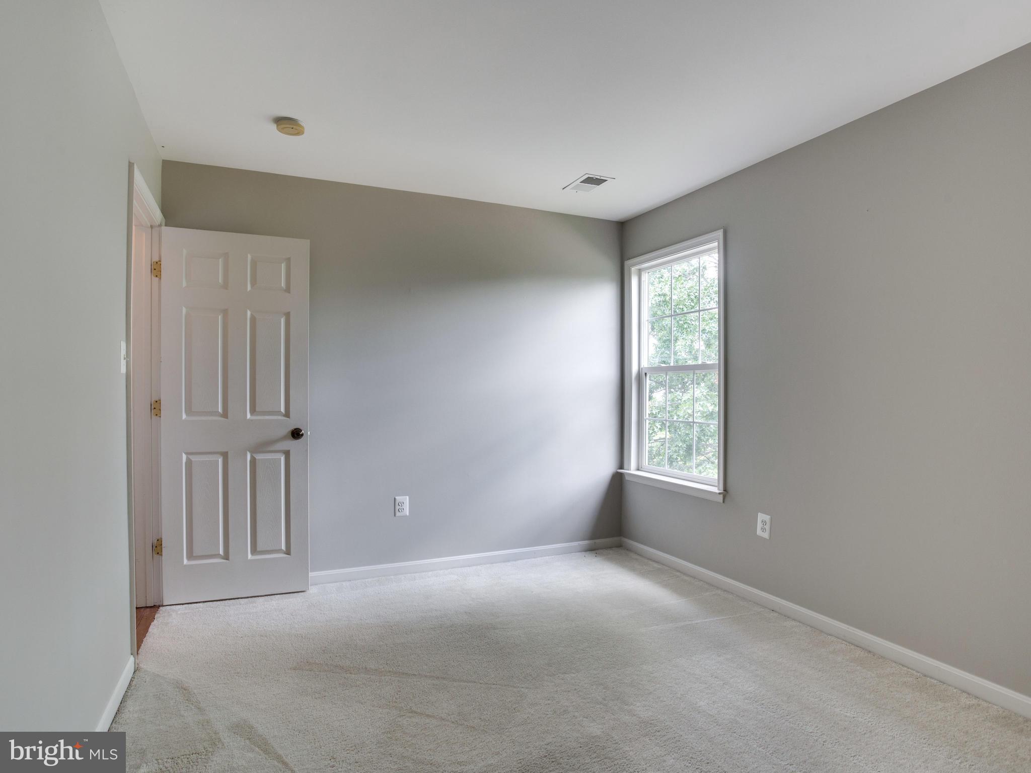 YOUNG ESTATE - Residential