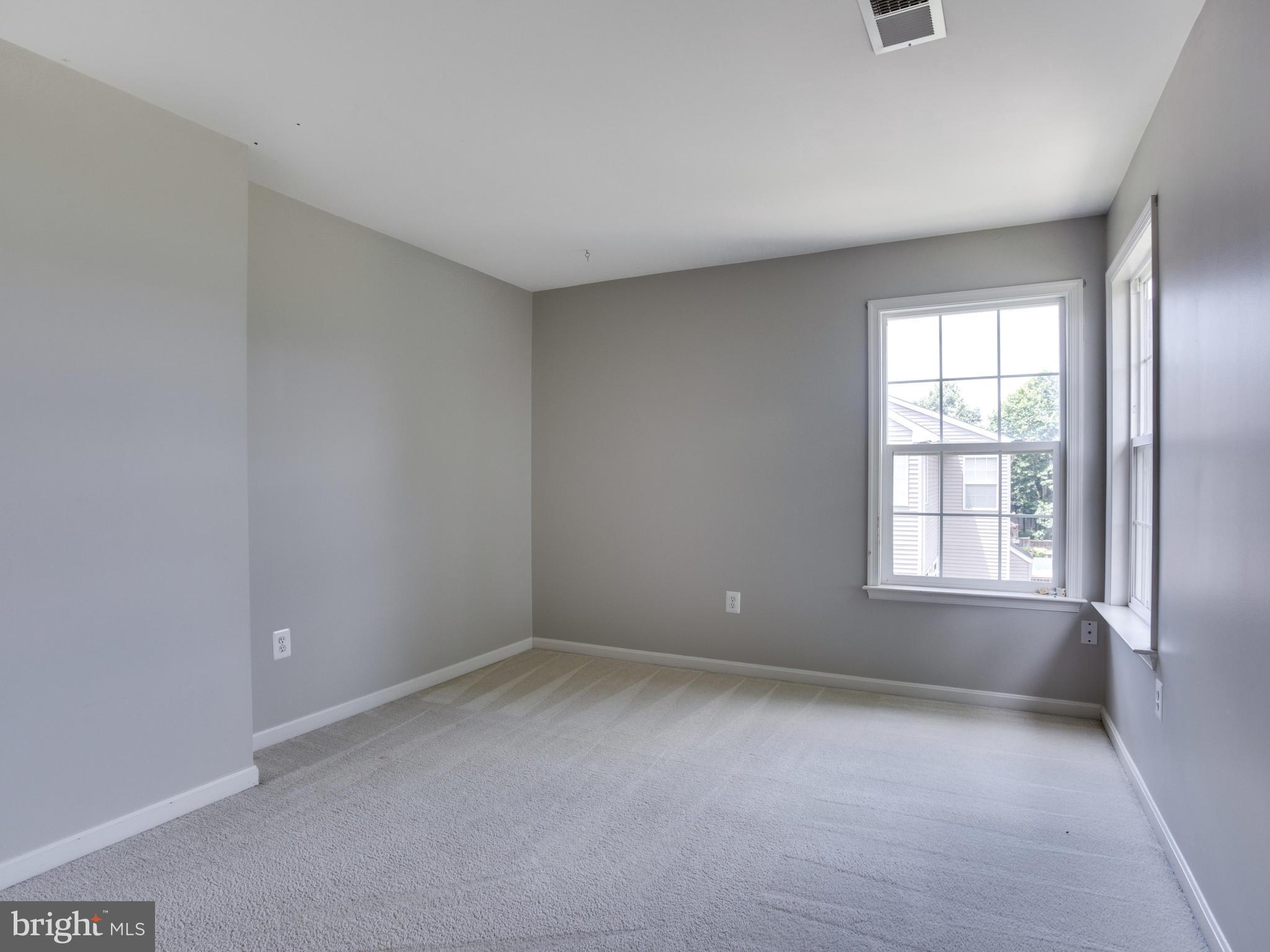 YOUNG ESTATE - Residential