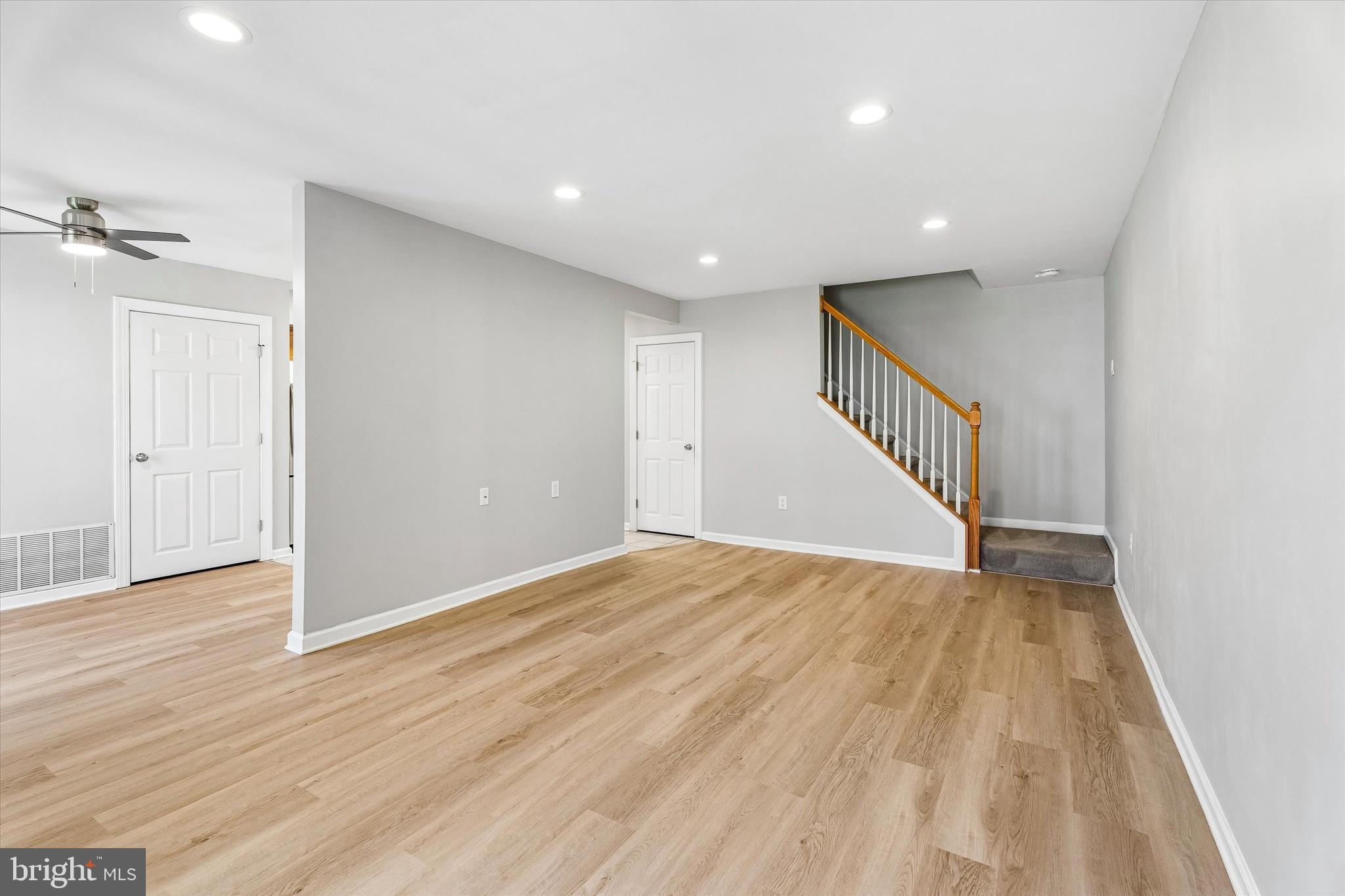 MIDDLETON PL - Residential