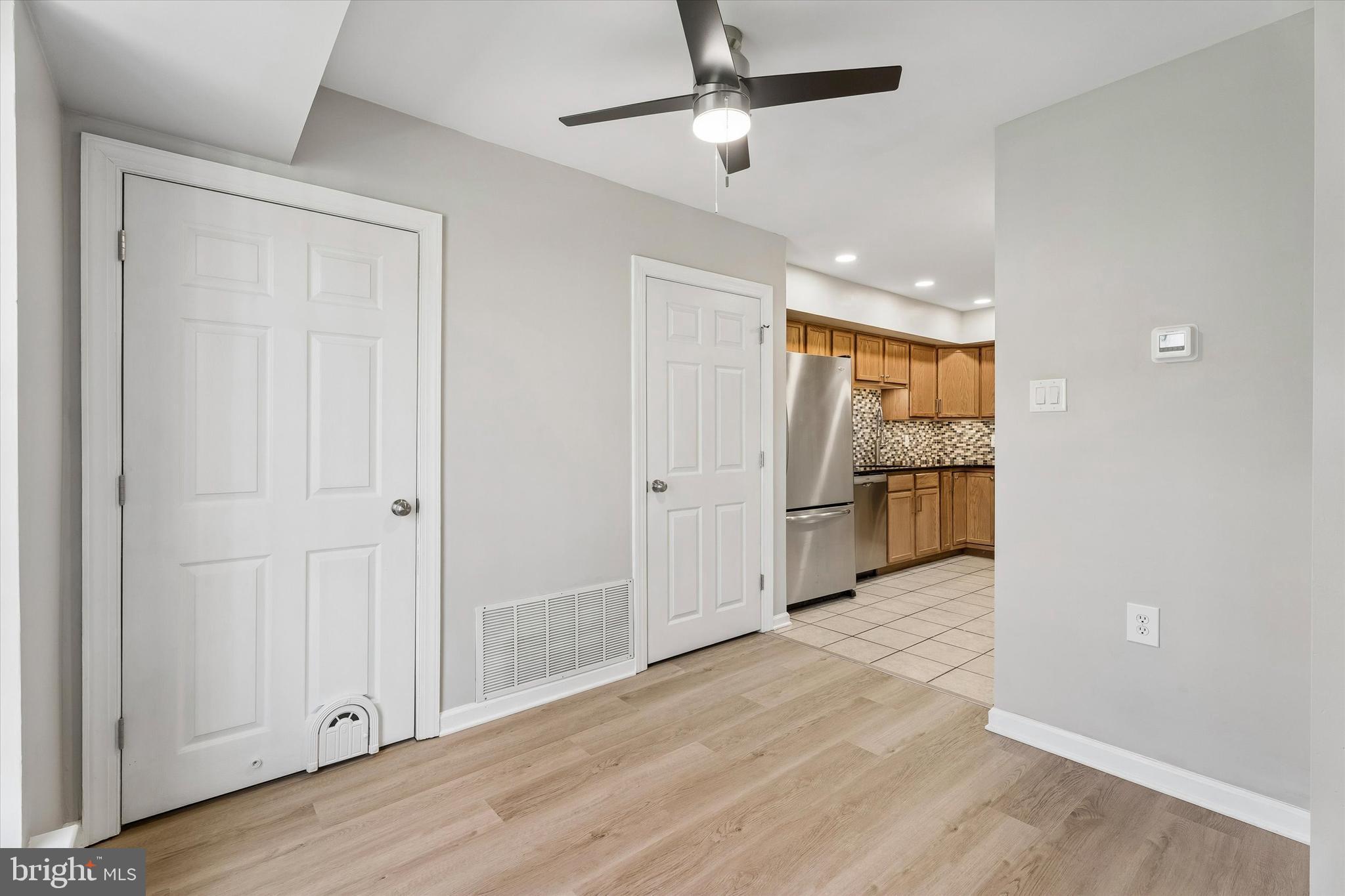 MIDDLETON PL - Residential