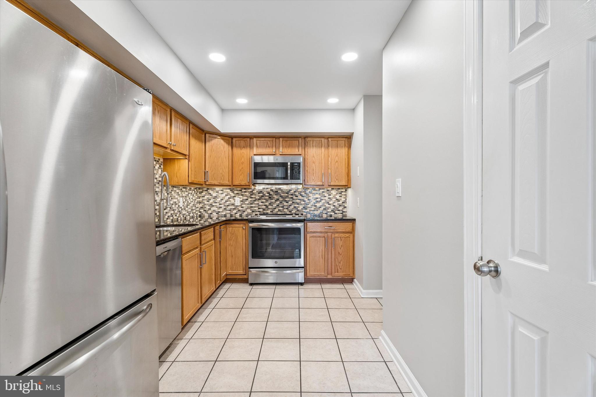 MIDDLETON PL - Residential