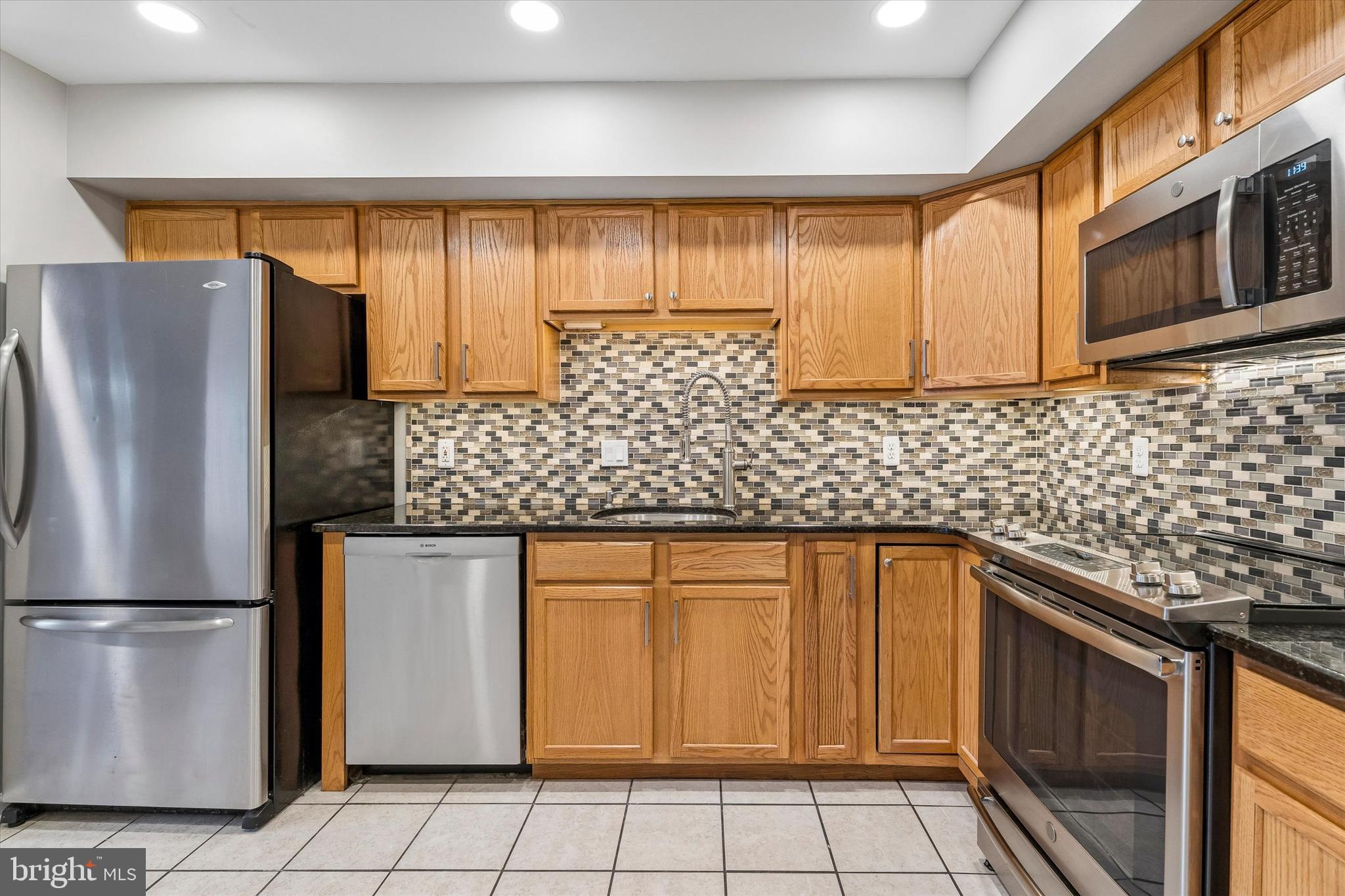 MIDDLETON PL - Residential