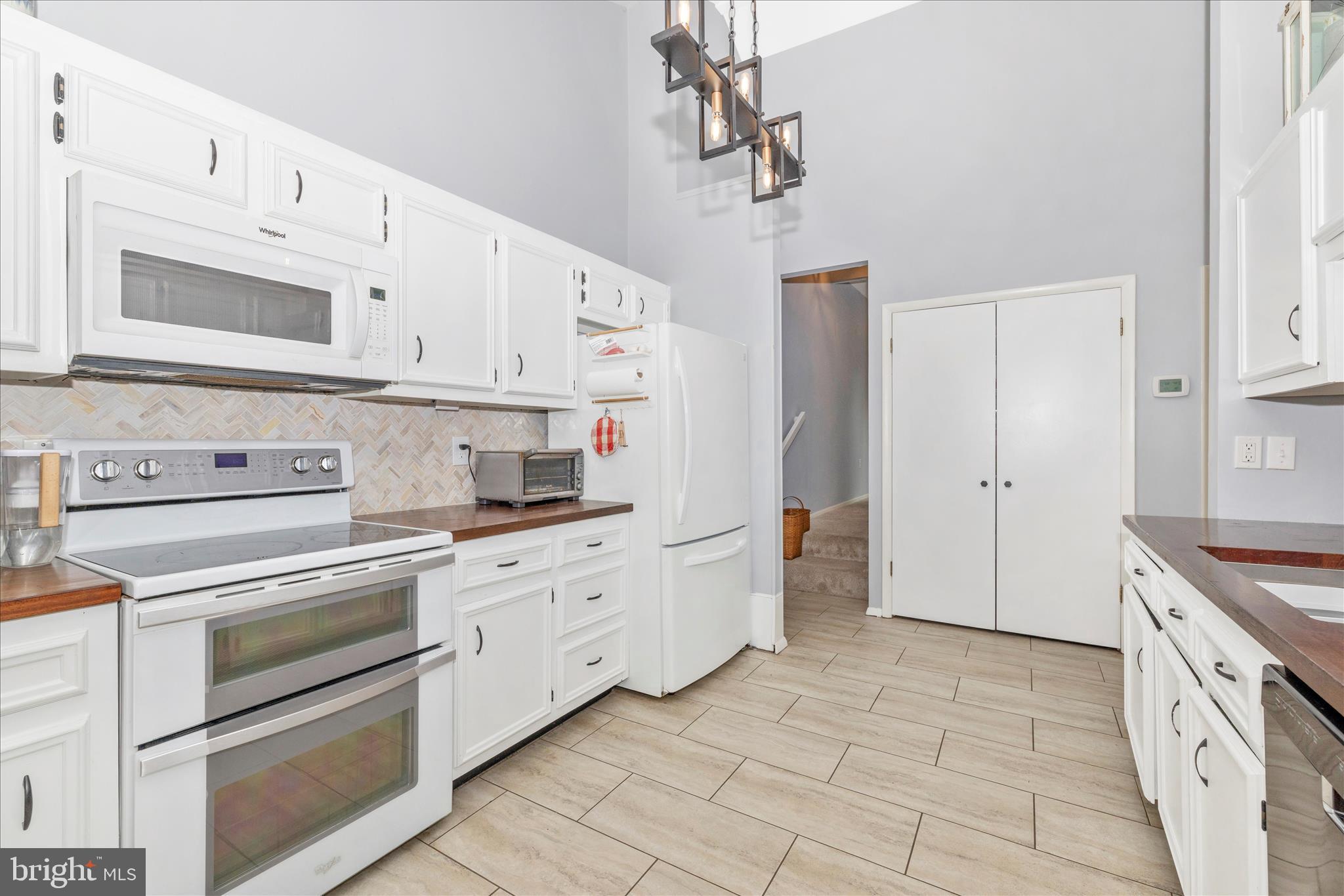 THE MEADOWS - Residential