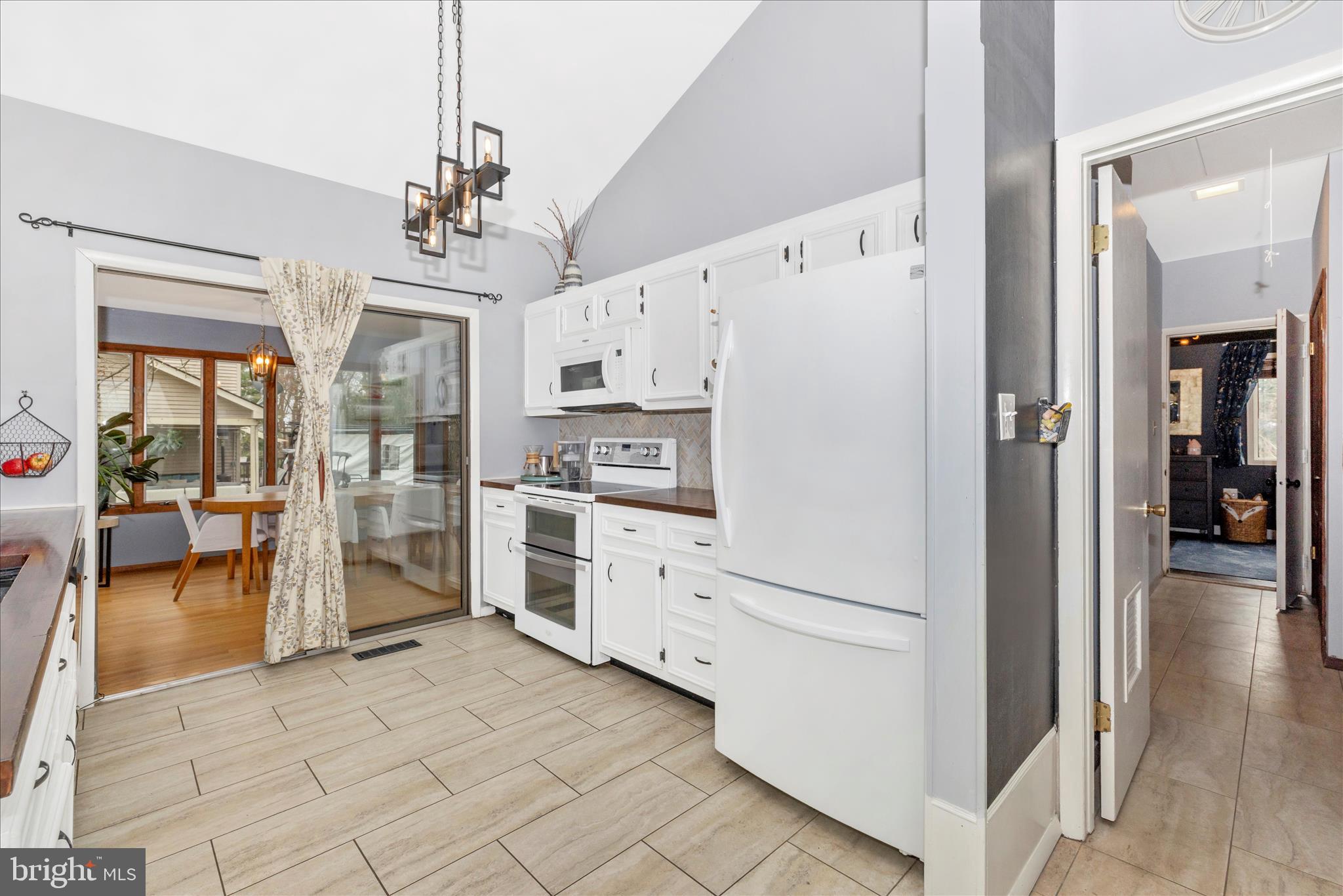 THE MEADOWS - Residential