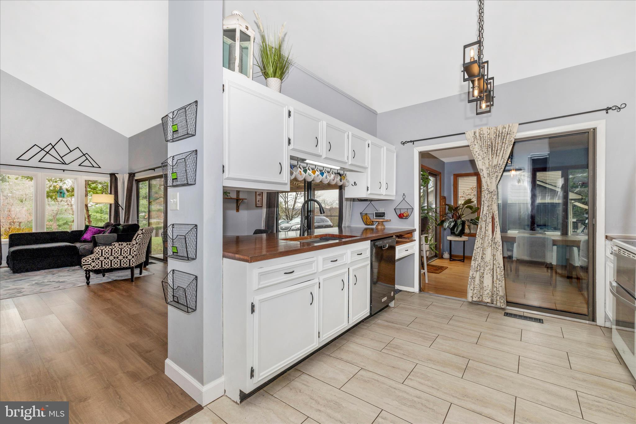 THE MEADOWS - Residential