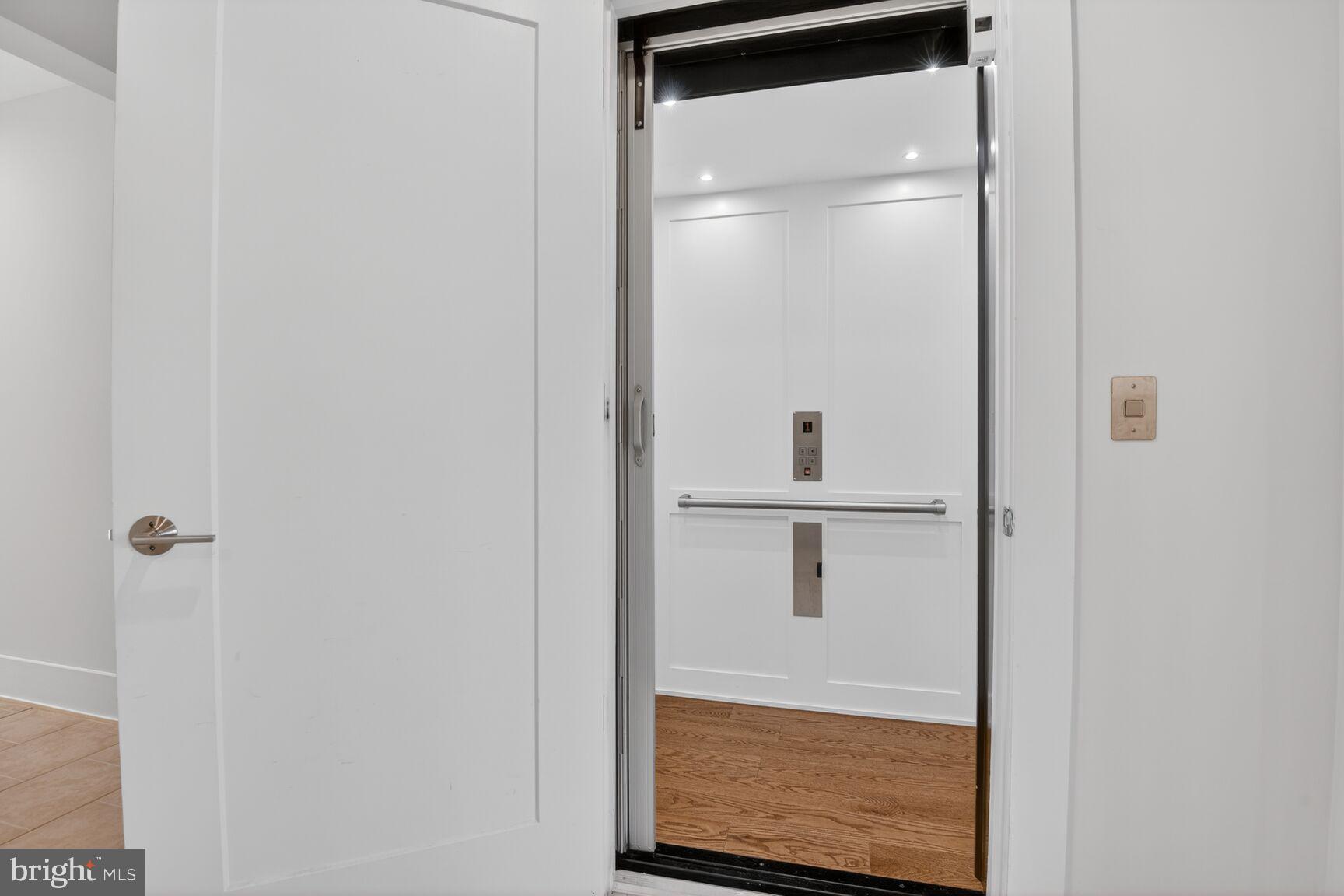 GROSVENOR HEIGHTS - Residential