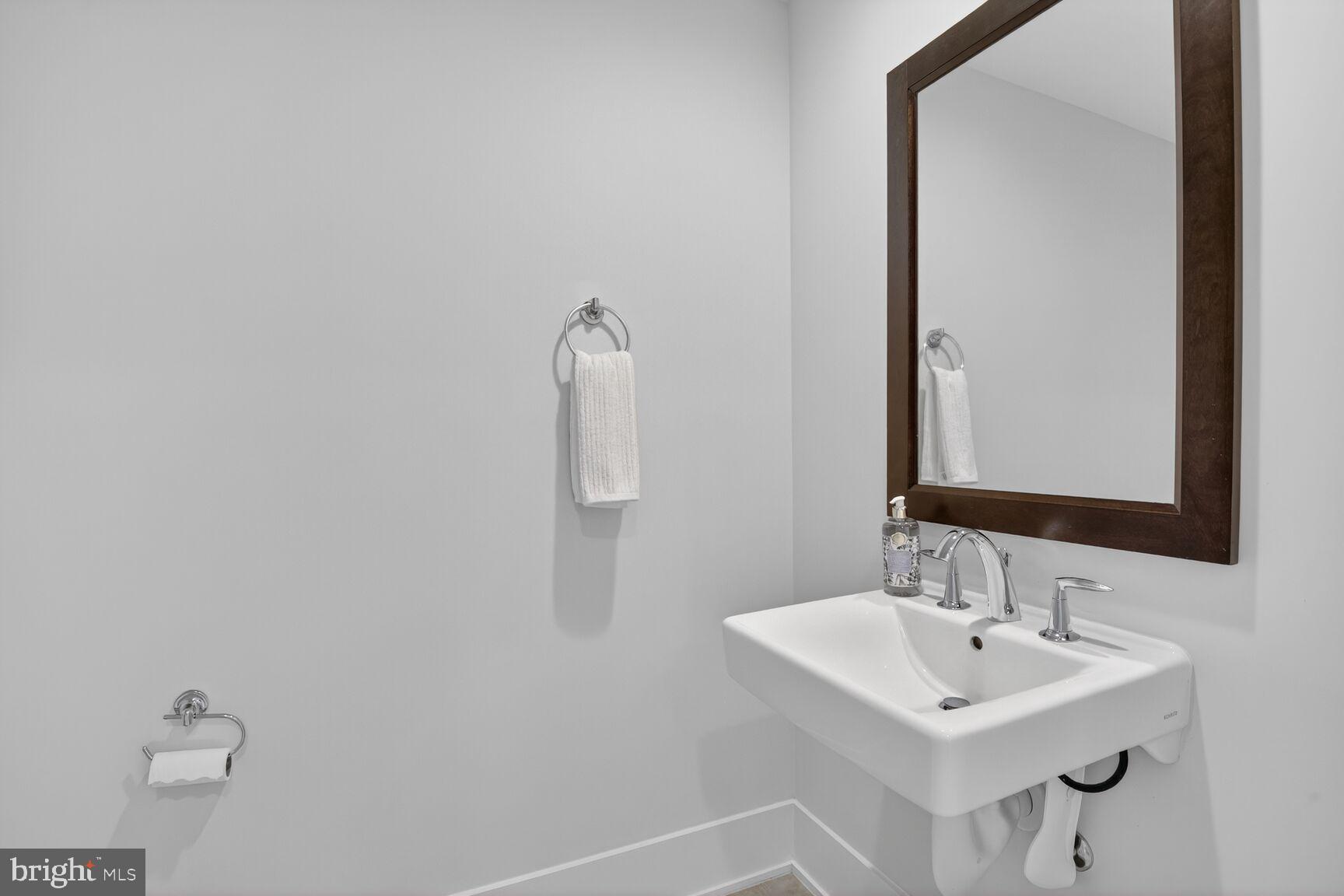 GROSVENOR HEIGHTS - Residential