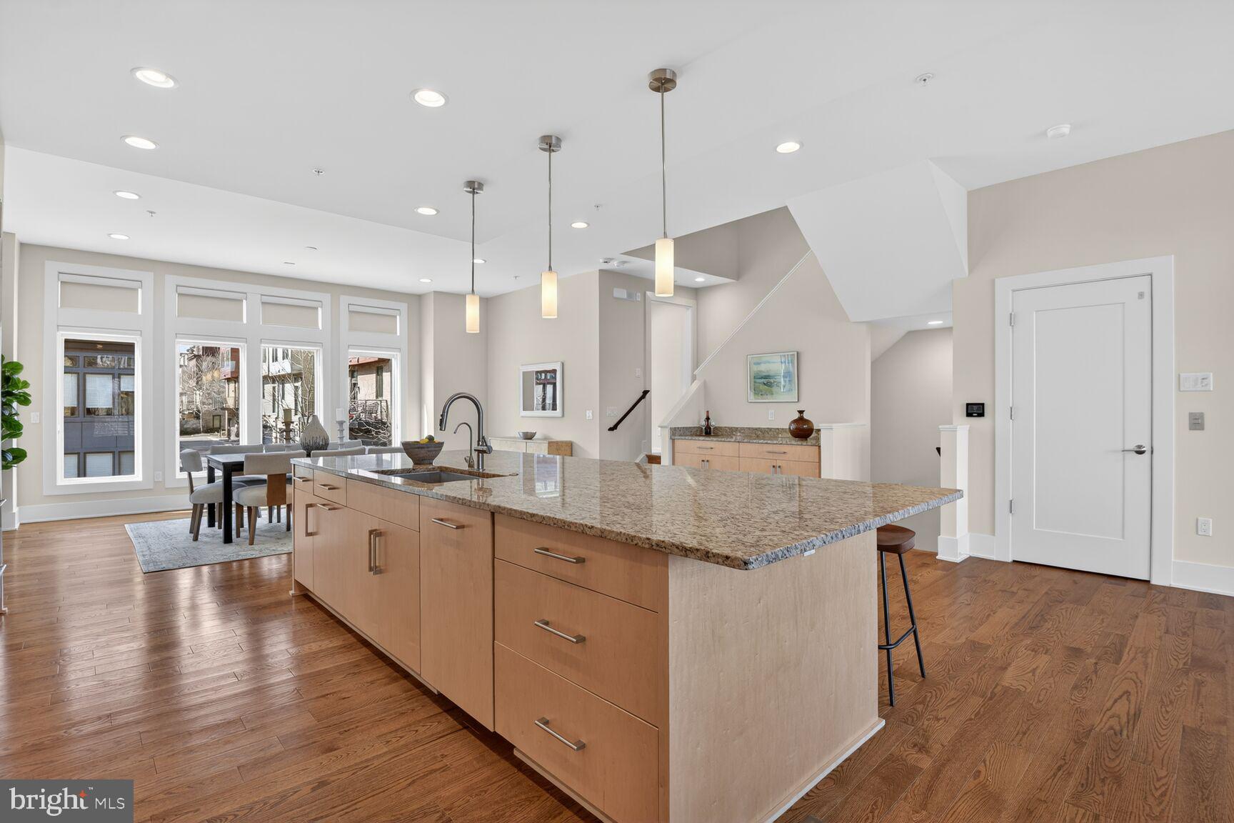 GROSVENOR HEIGHTS - Residential