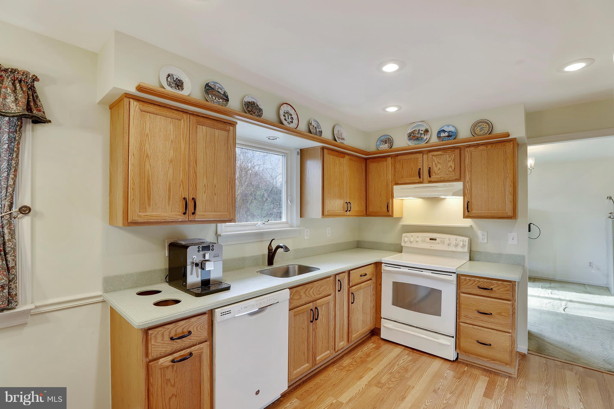 FONT HILL VILLAGE - Residential