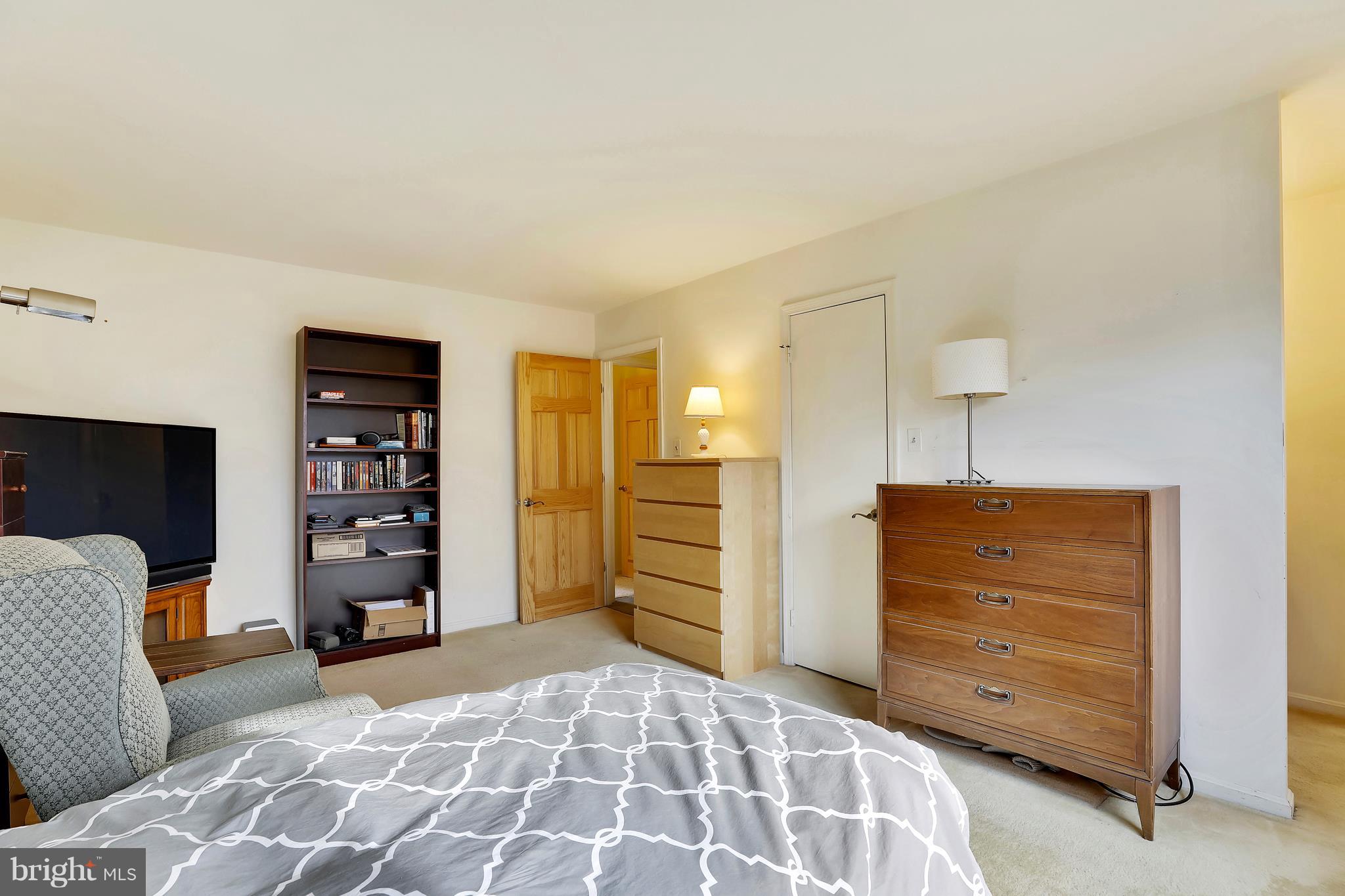 FONT HILL VILLAGE - Residential