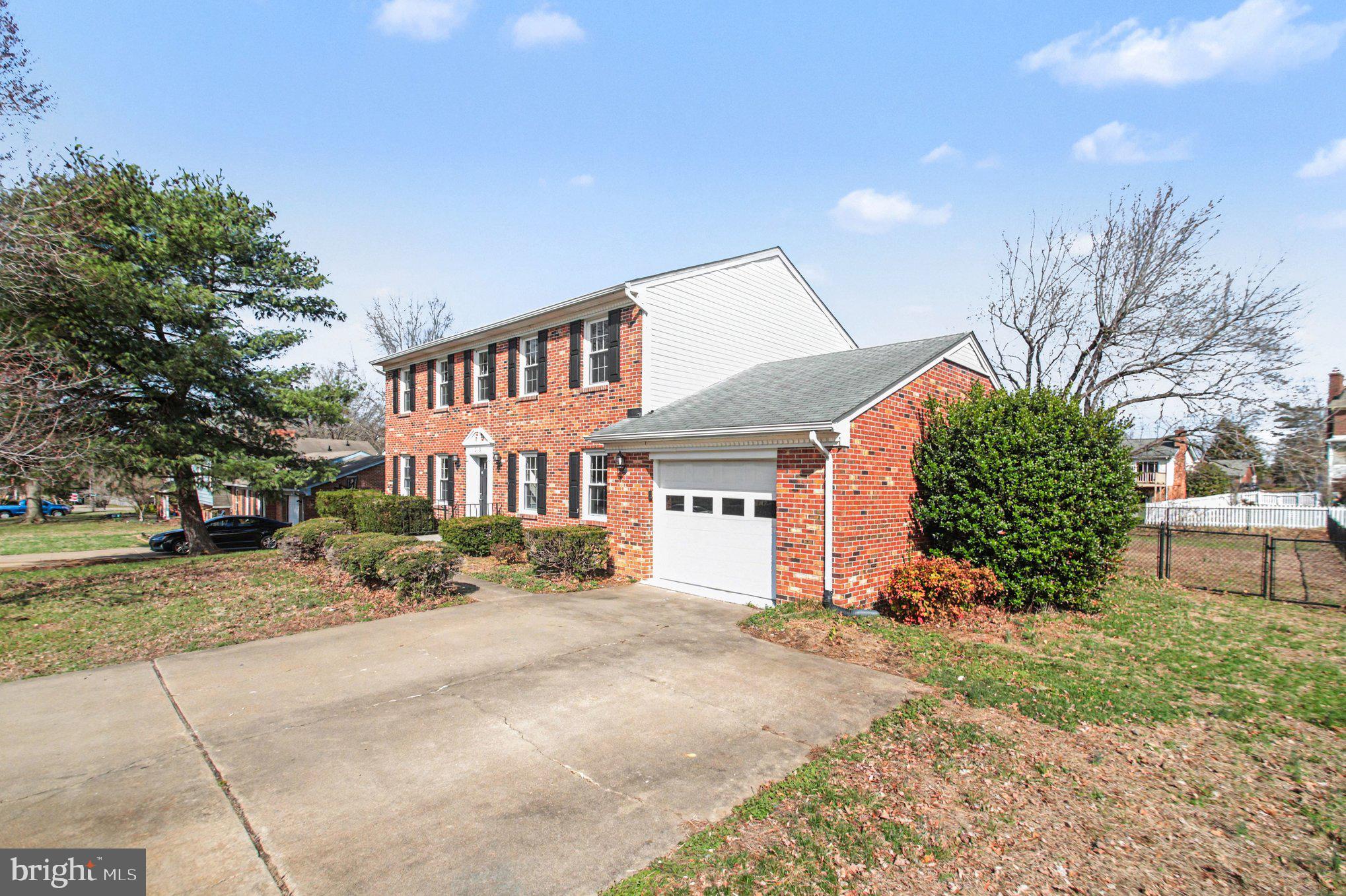 KENDALLWOOD ESTATES - Residential