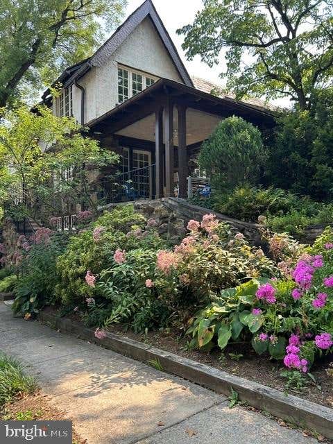 Townhouse For Sale - 120 Edgehill Road<br/> BALA CYNWYD, PA 19004