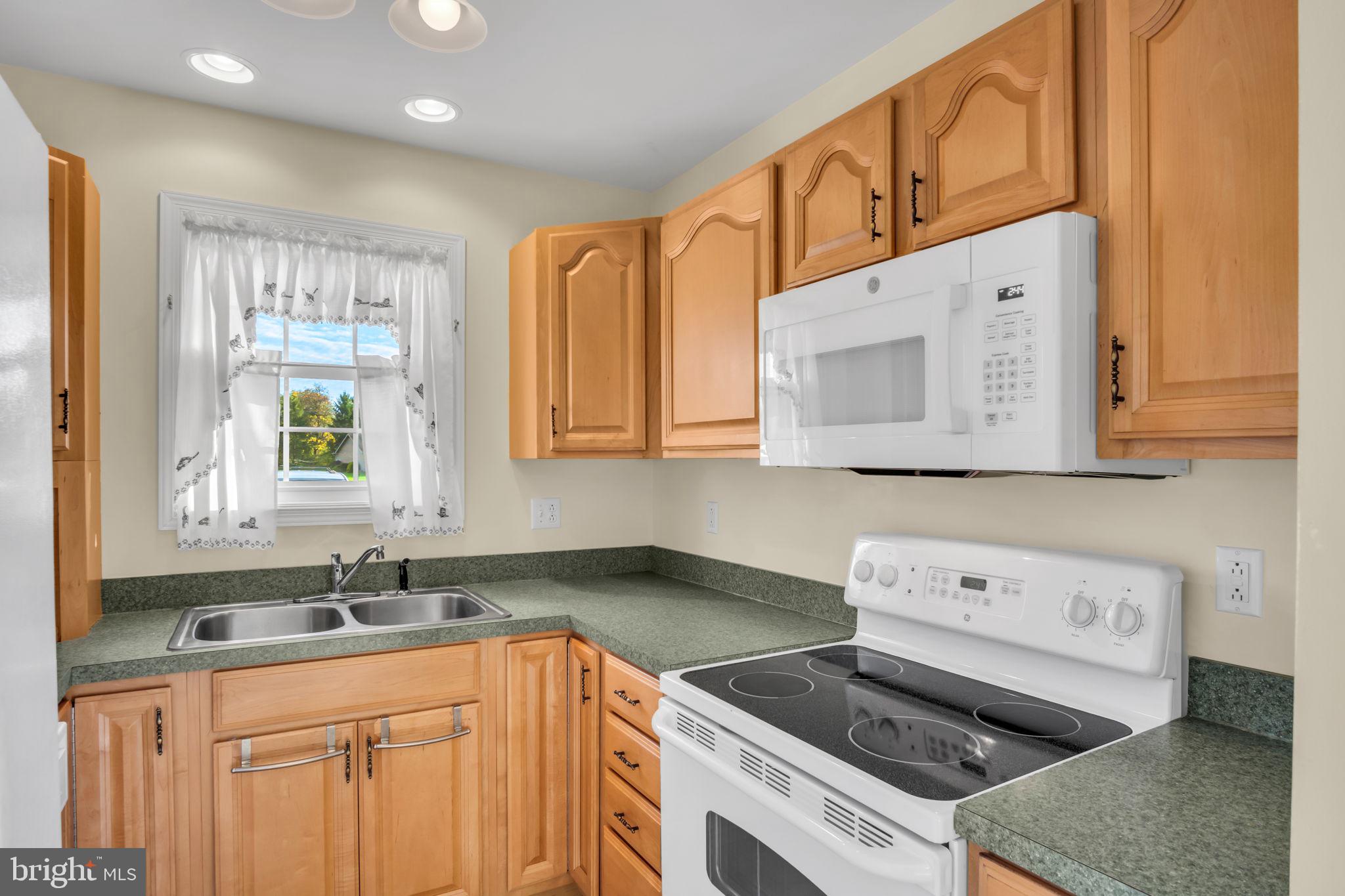 HARMONY HALL COURT - Residential