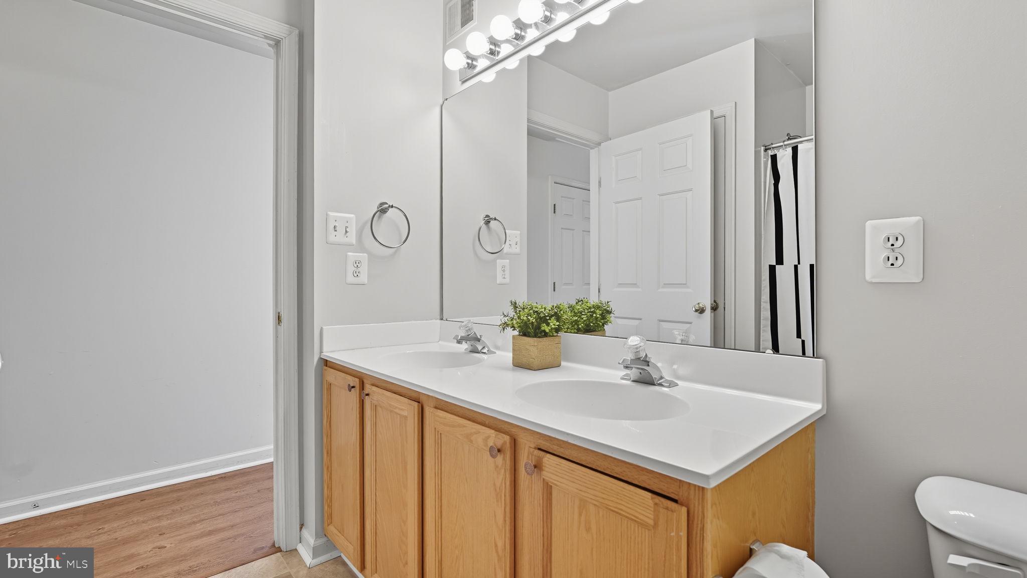 OAKRIDGE POINTE - Residential