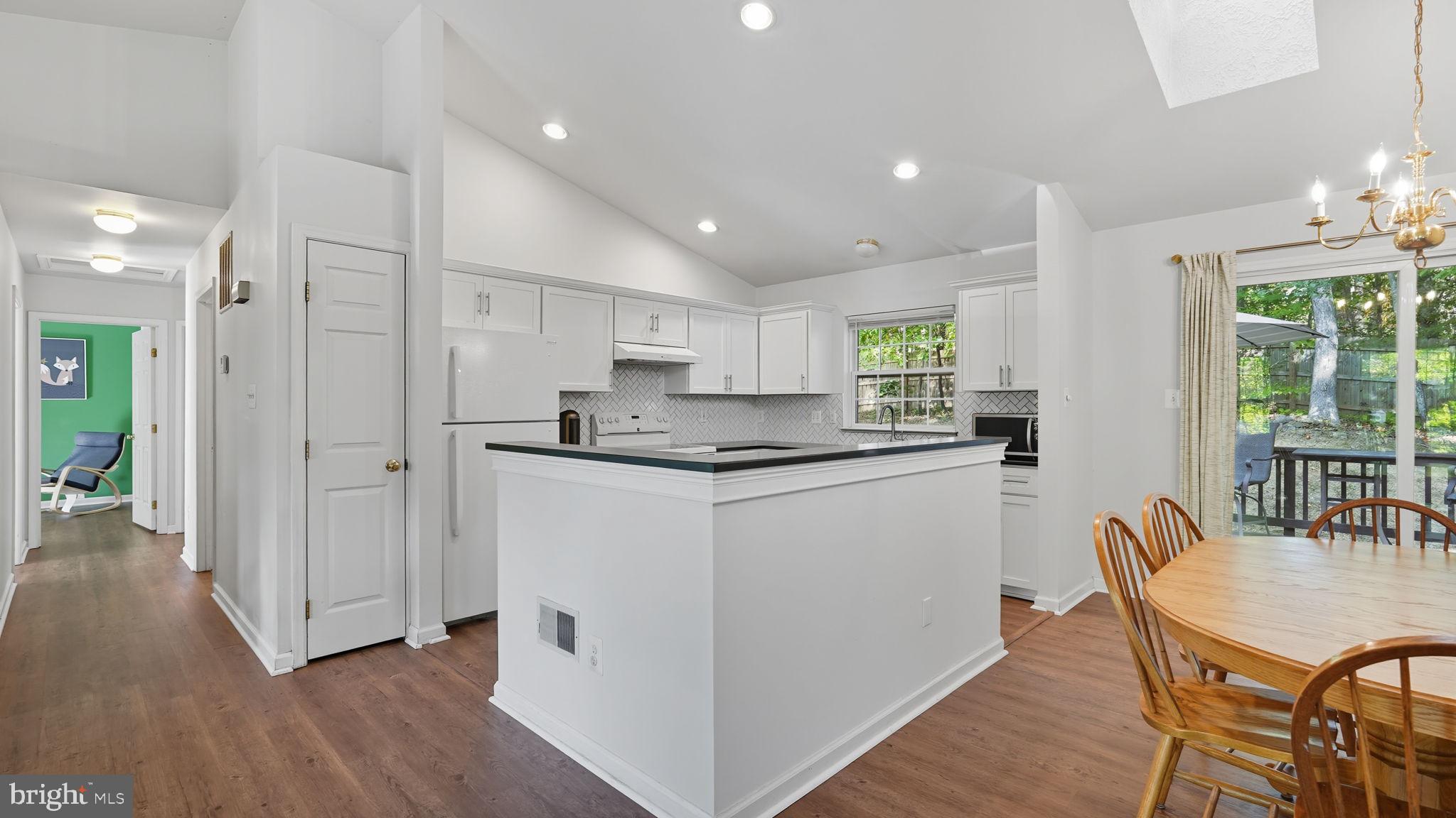 OAKRIDGE POINTE - Residential