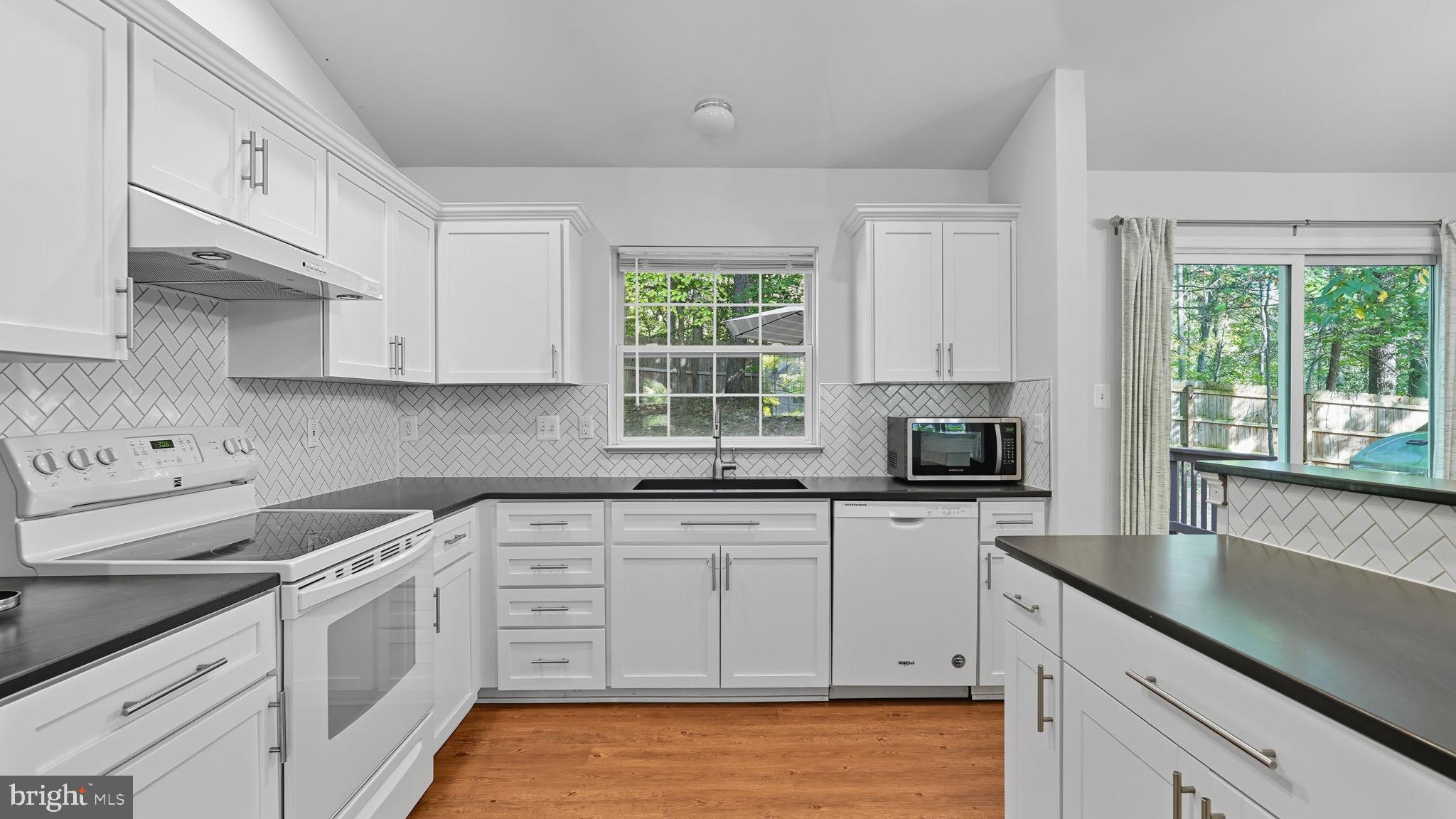 OAKRIDGE POINTE - Residential