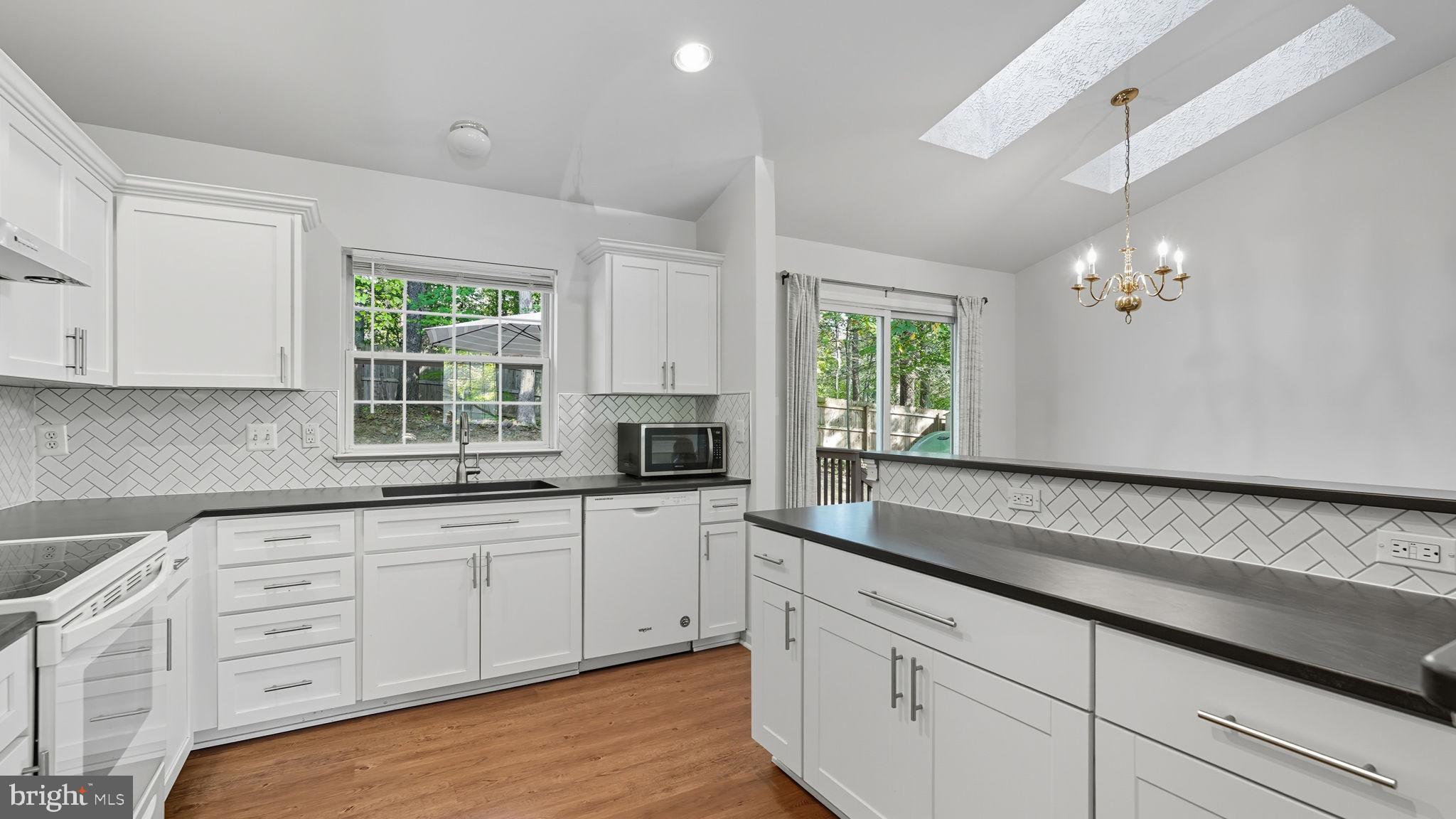 OAKRIDGE POINTE - Residential