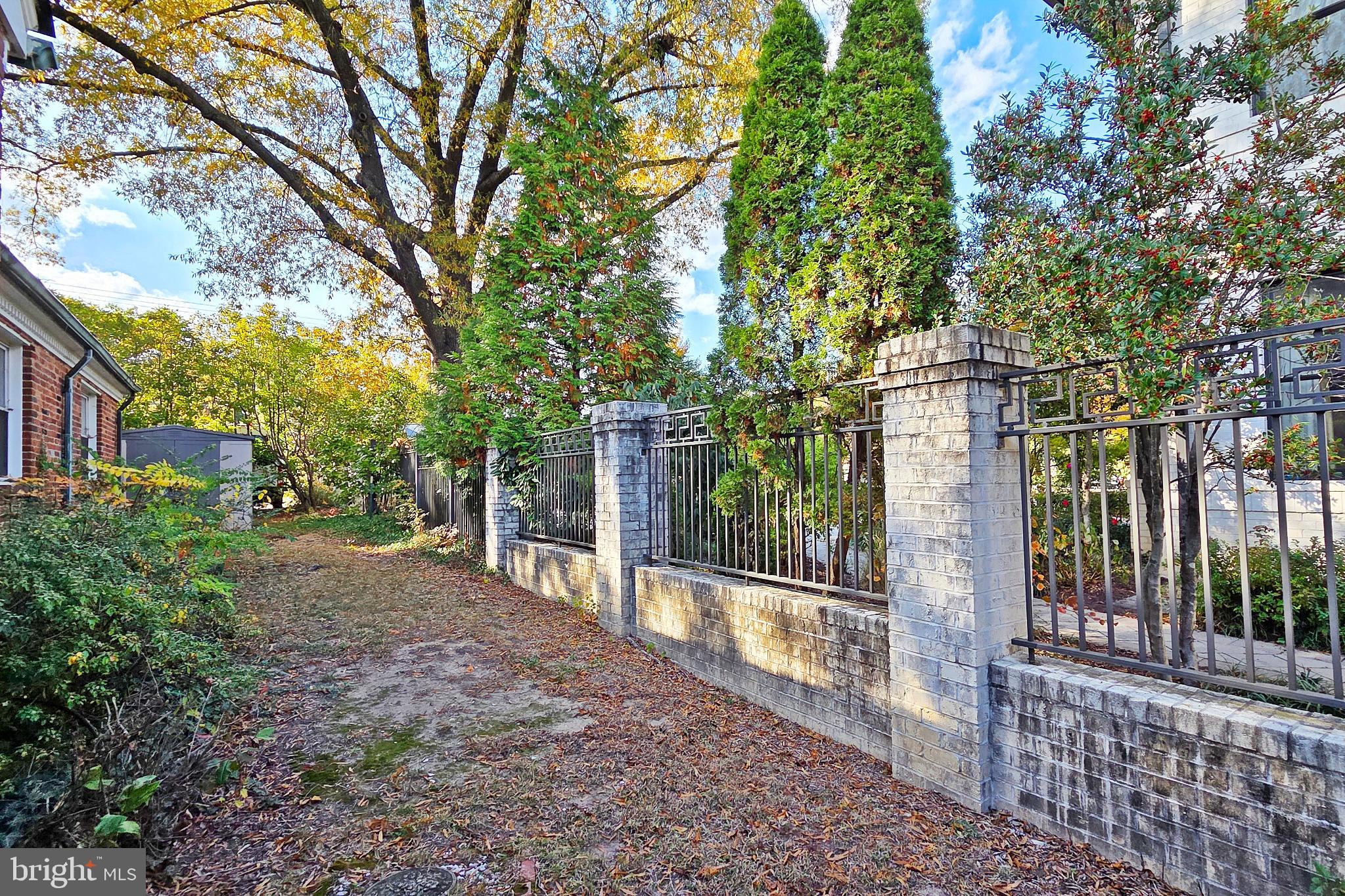 ARLINGTON RIDGE - Residential