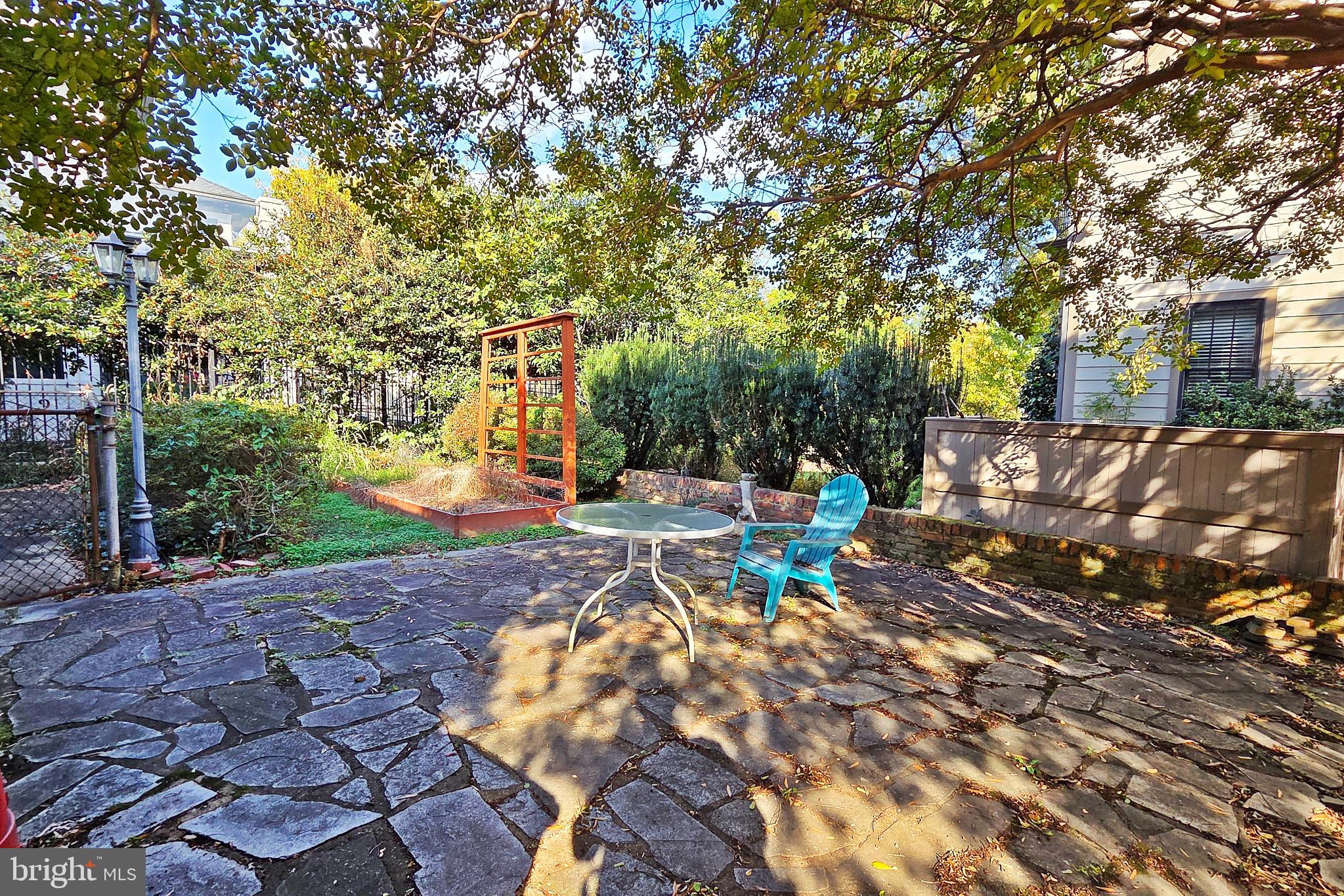 ARLINGTON RIDGE - Residential