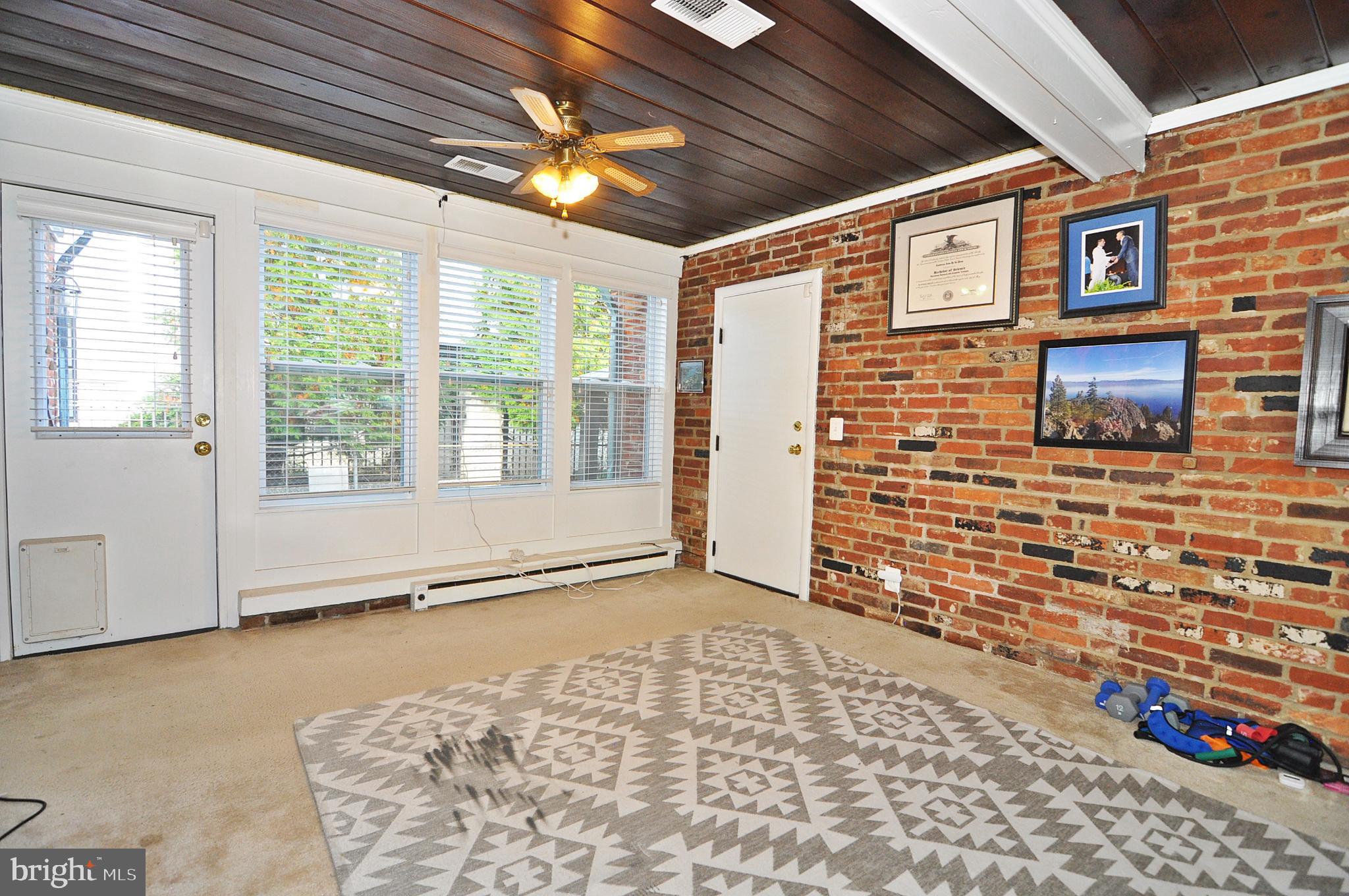 ARLINGTON RIDGE - Residential