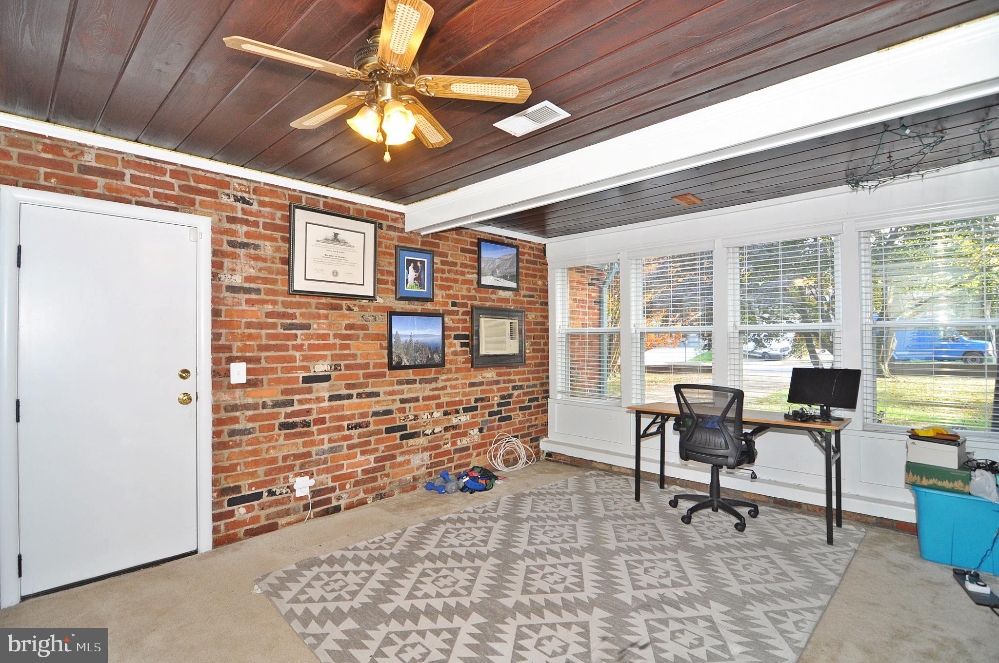 ARLINGTON RIDGE - Residential