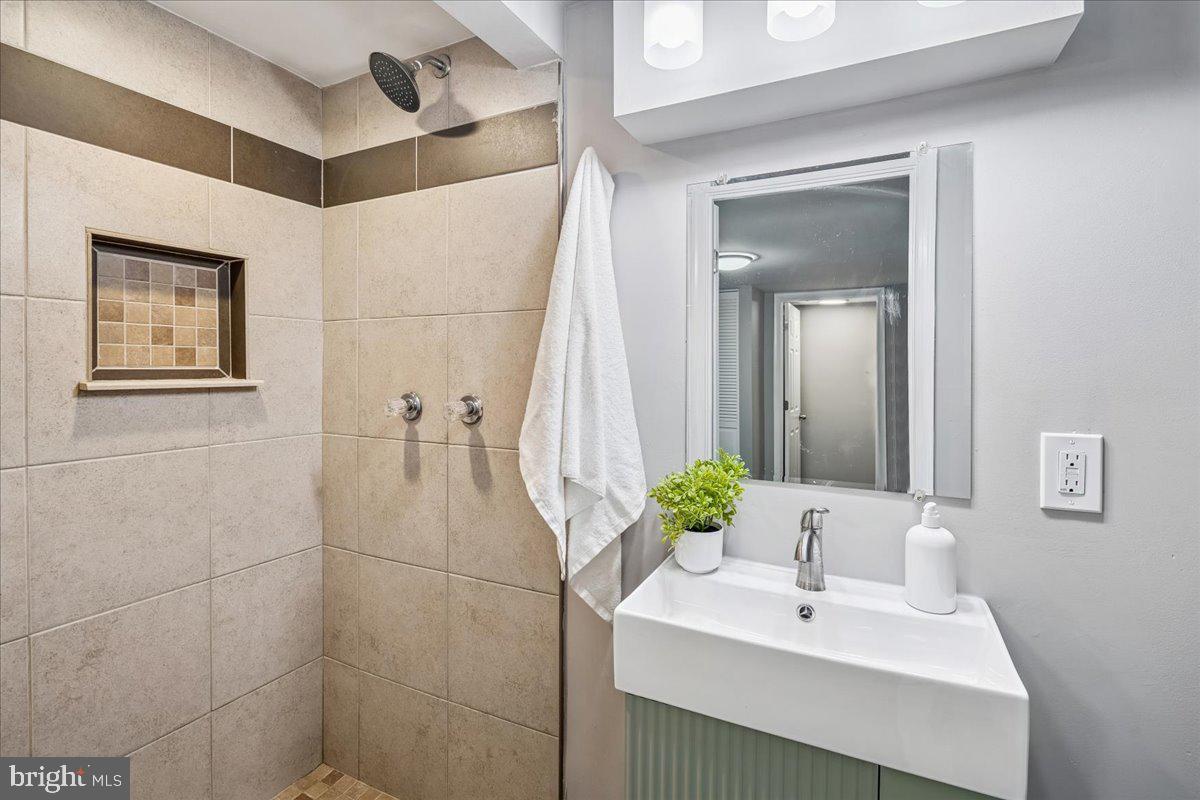 BROOKLYN - Residential