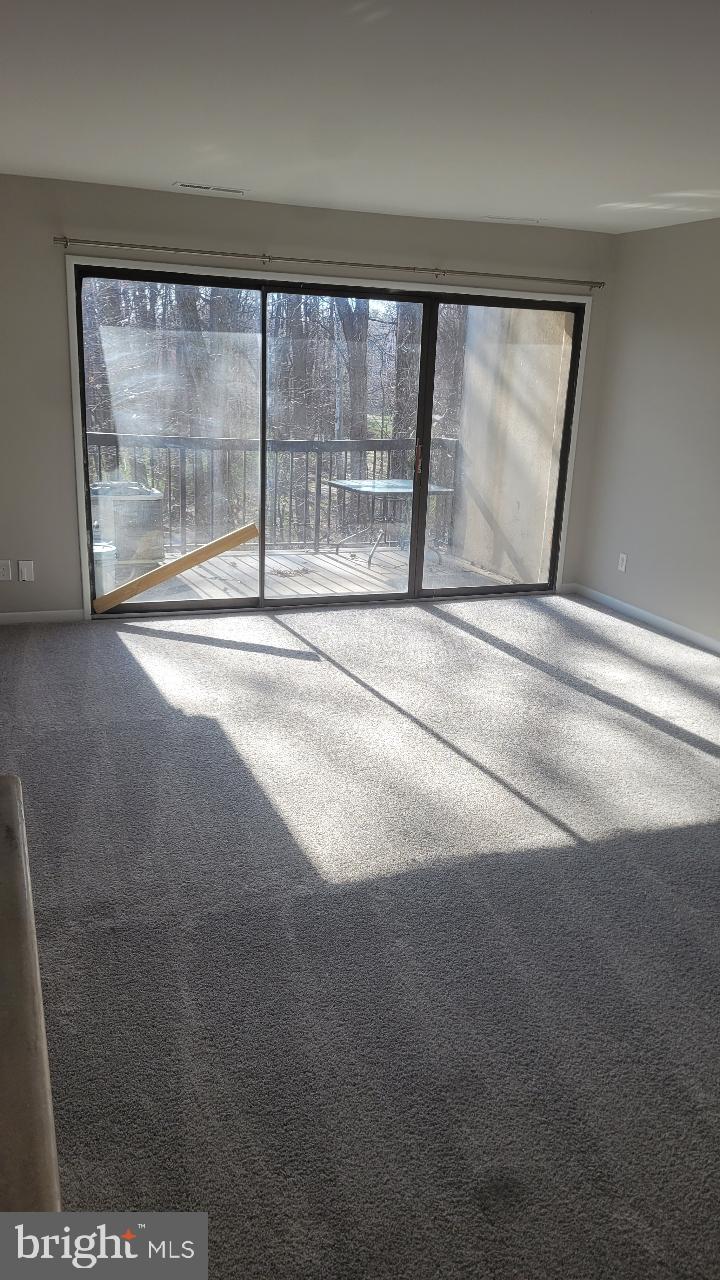 TREETOP CONDO - Residential