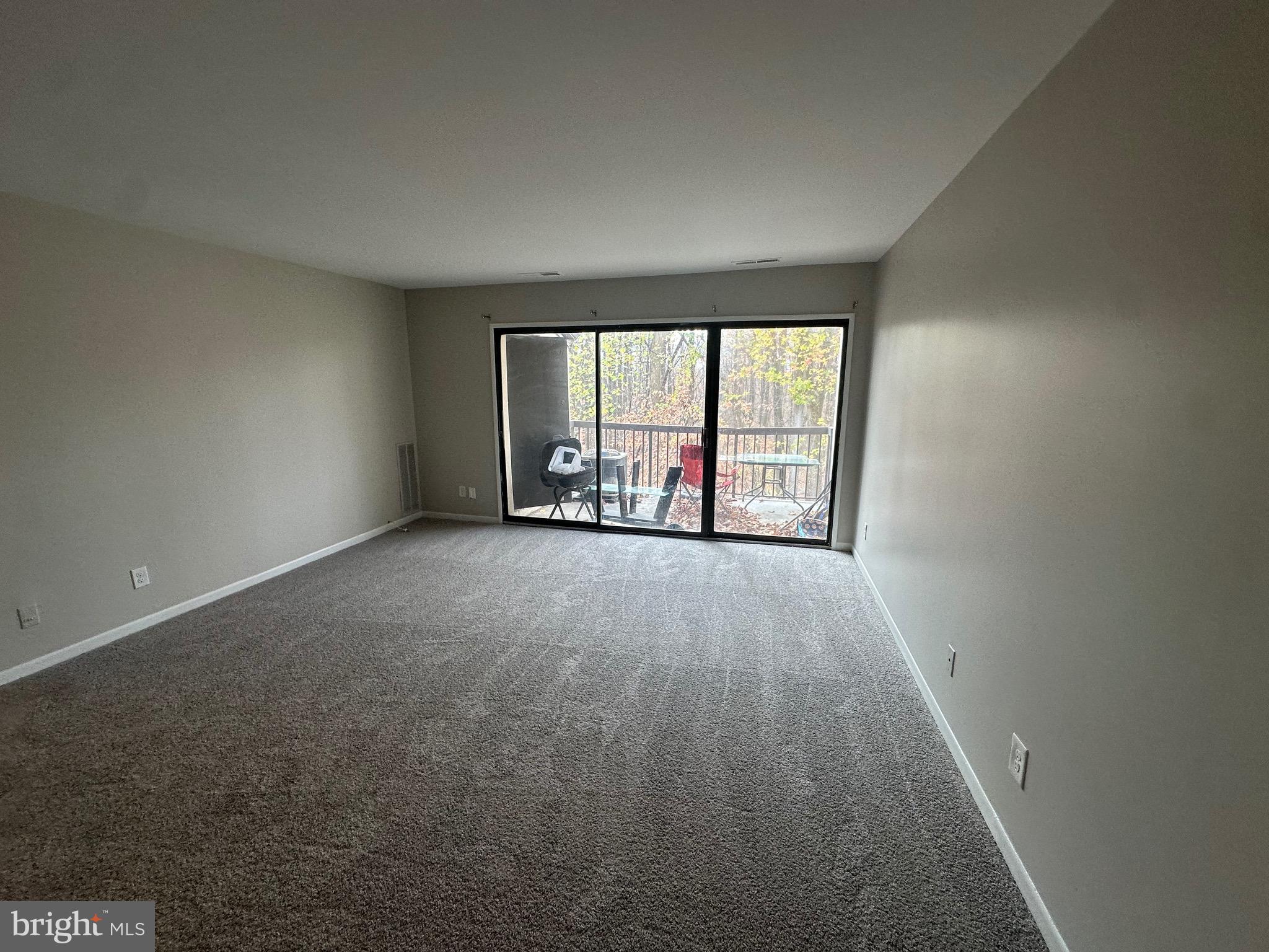 TREETOP CONDO - Residential