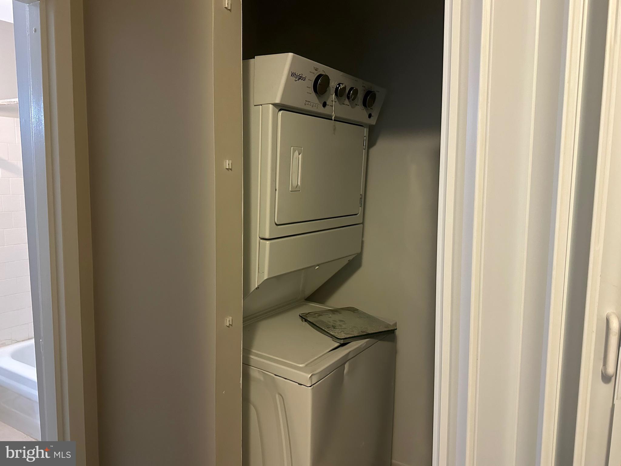 TREETOP CONDO - Residential