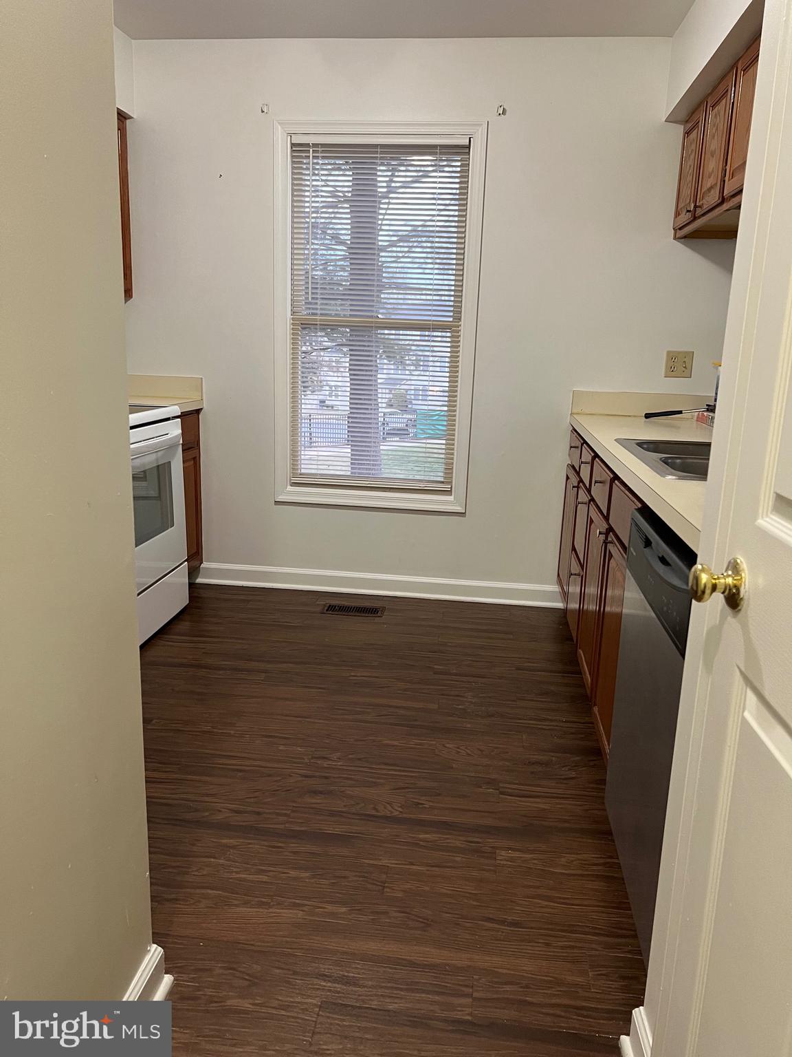 LAKE RIDGE - SPRINGWOODS - Residential Lease