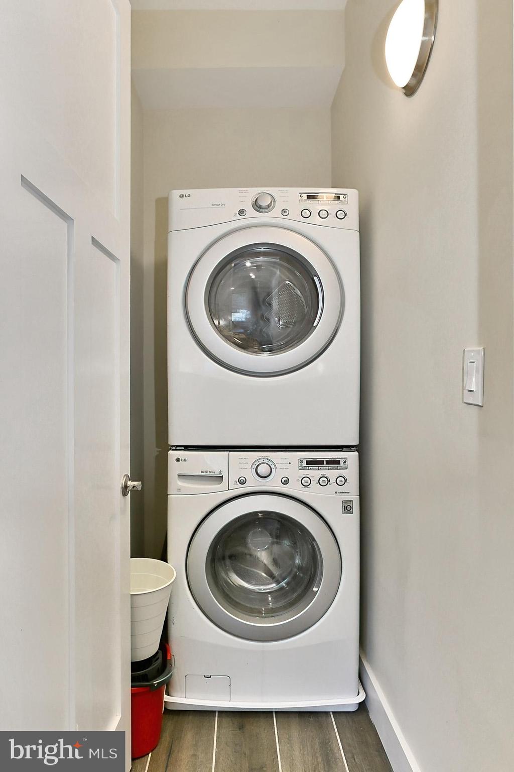 PIMMIT HILLS - Residential