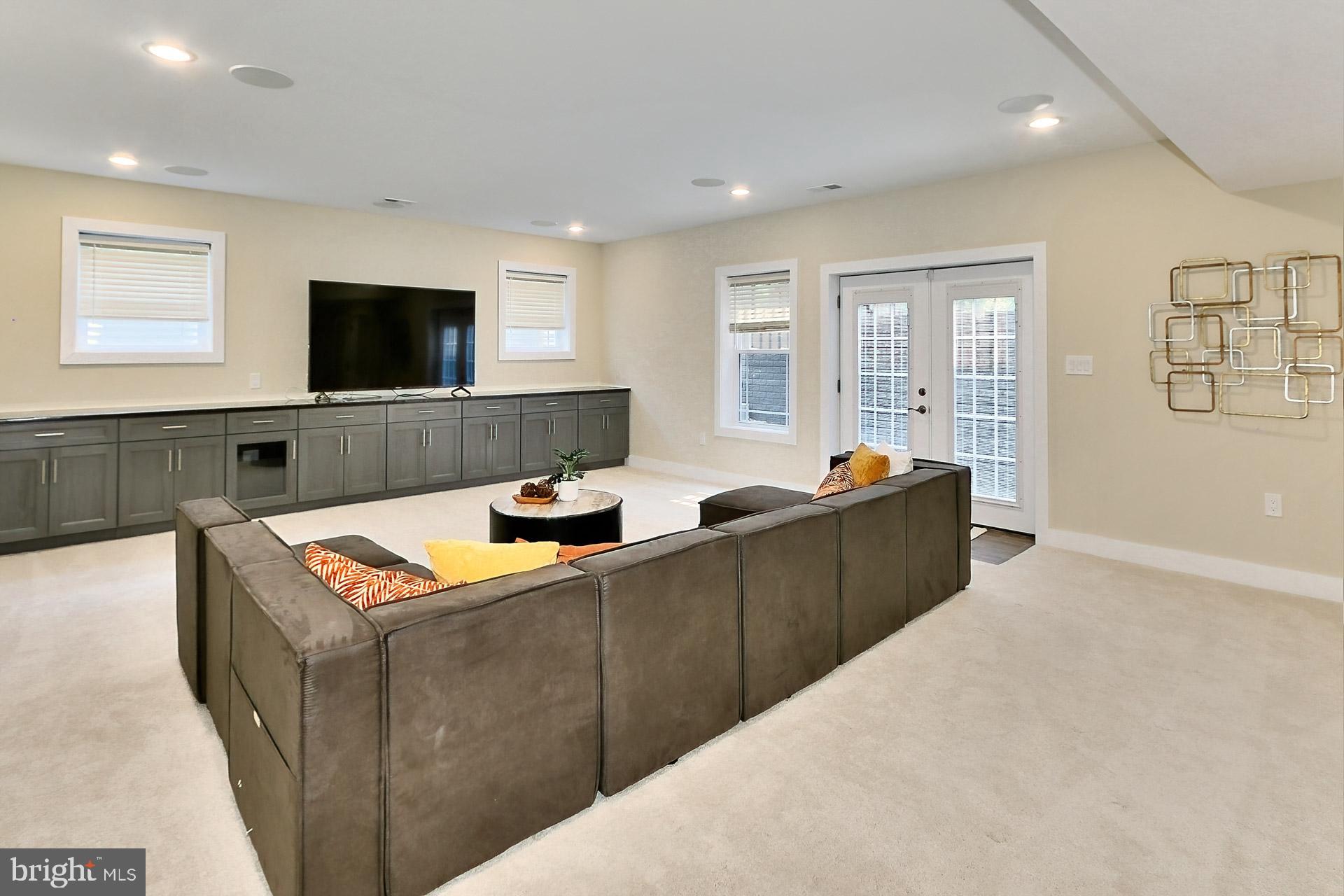 PIMMIT HILLS - Residential