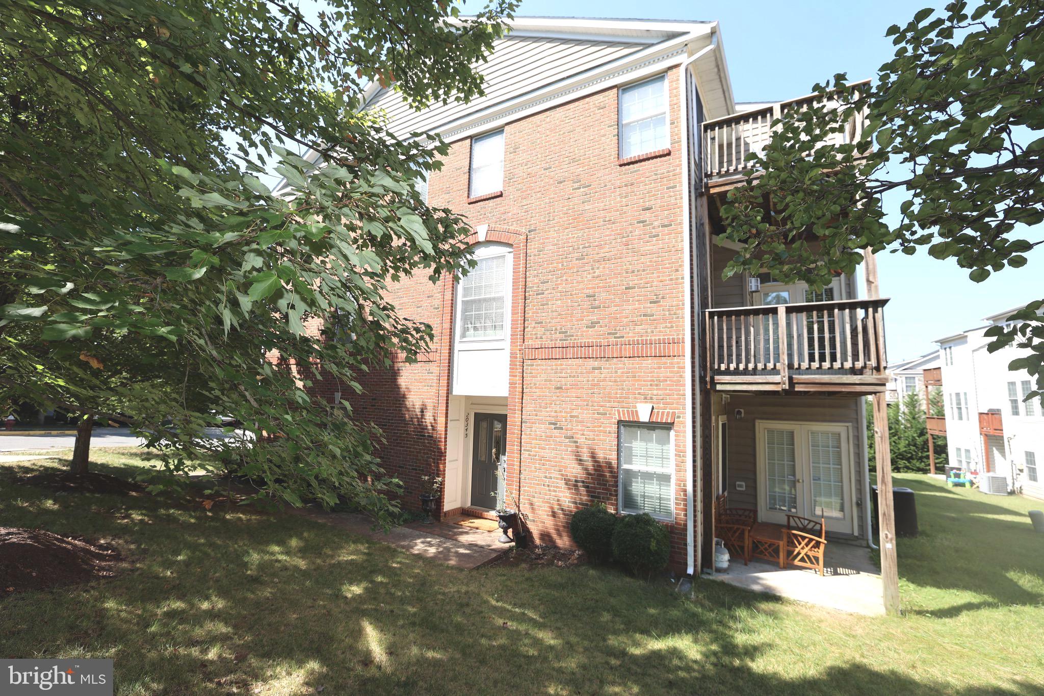 CASCADES - Residential Lease