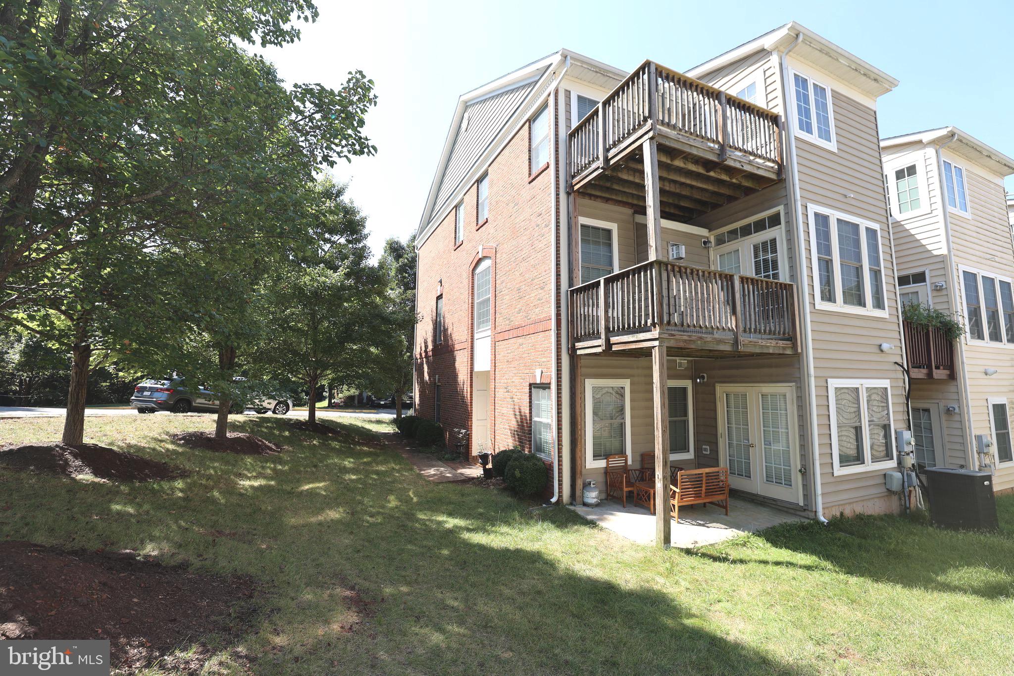 CASCADES - Residential Lease