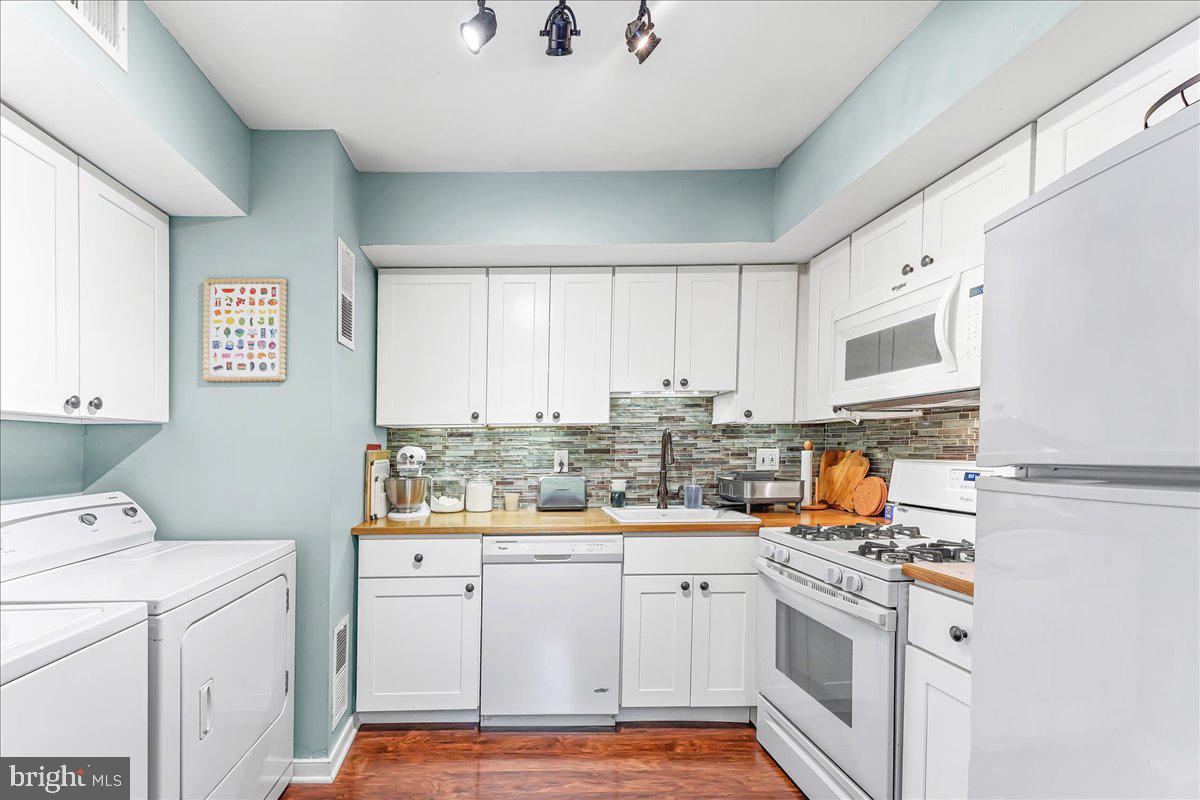 PAINTERS CROSSING - Residential