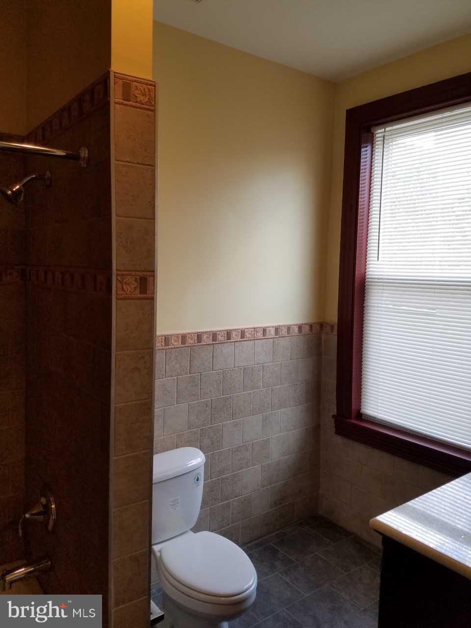 HOLLINS MARKET - Residential Lease