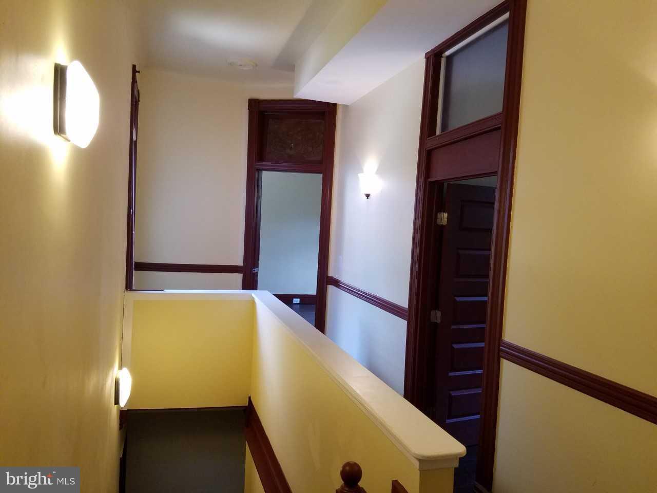 HOLLINS MARKET - Residential Lease