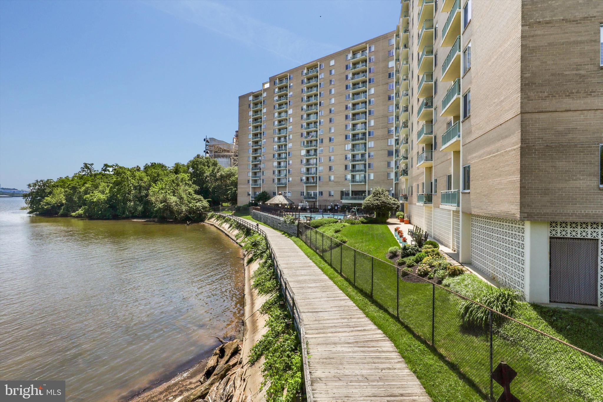 501 SLATERS LANE 703