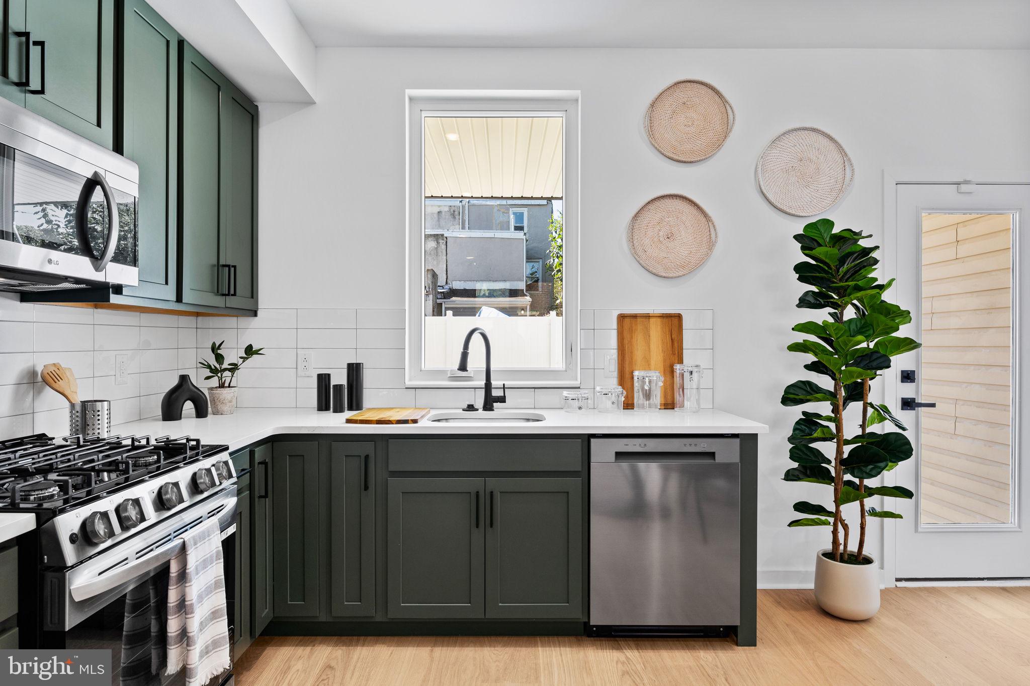 PORT RICHMOND - Residential