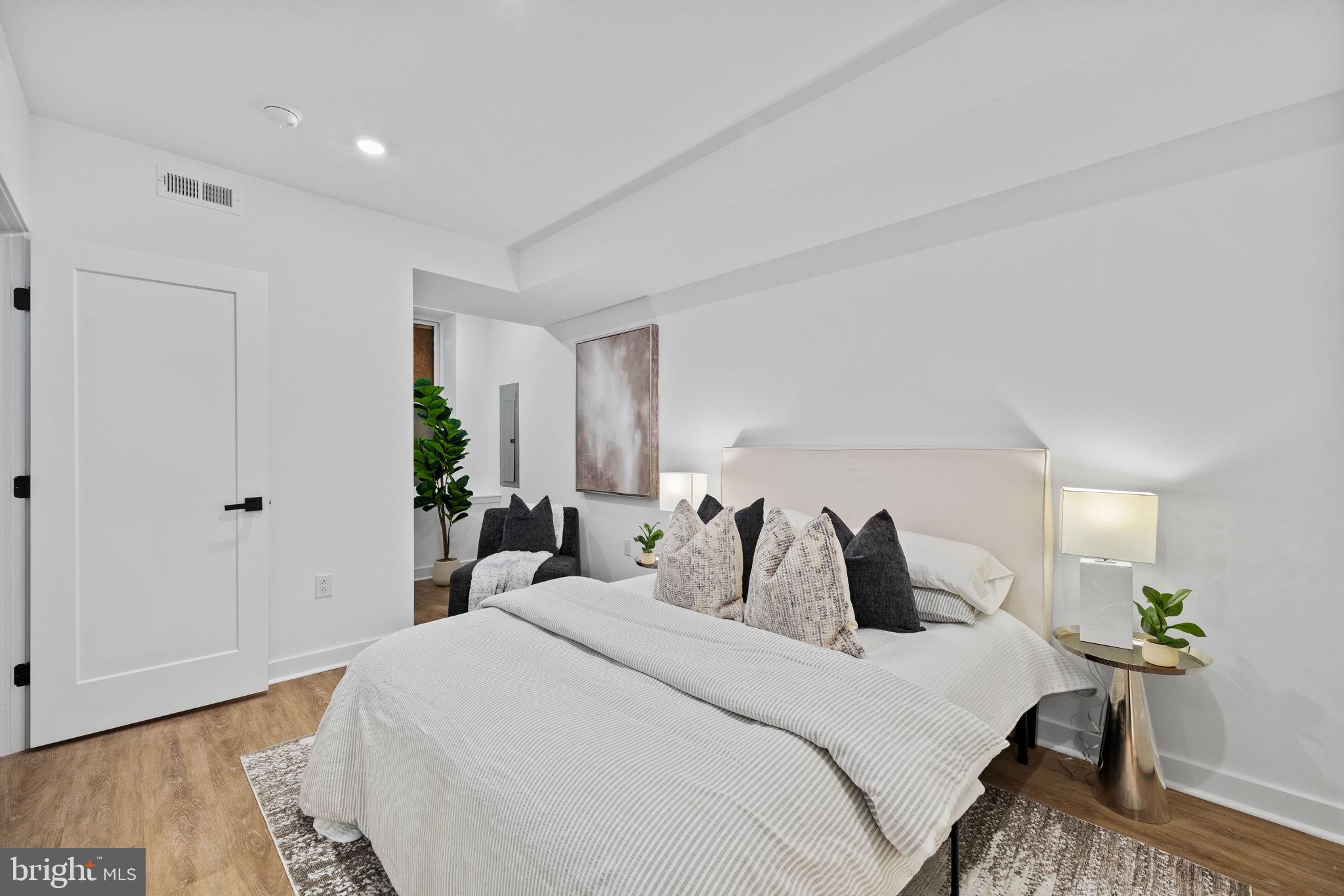 PORT RICHMOND - Residential